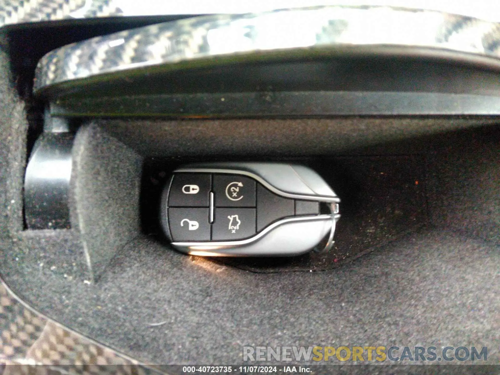 11 Photograph of a damaged car ZAM57ZST1NX399931 MASERATI GHIBLI 2022