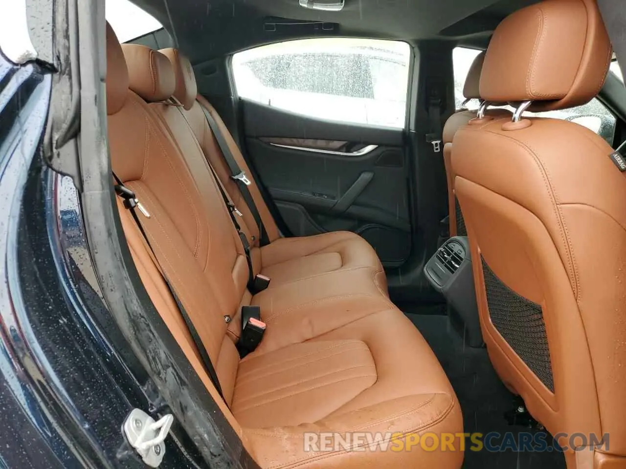 10 Photograph of a damaged car ZAM57YTM8PX414042 MASERATI GHIBLI MOD 2023