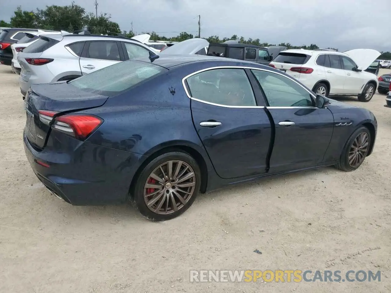 3 Photograph of a damaged car ZAM57YTM8PX414042 MASERATI GHIBLI MOD 2023