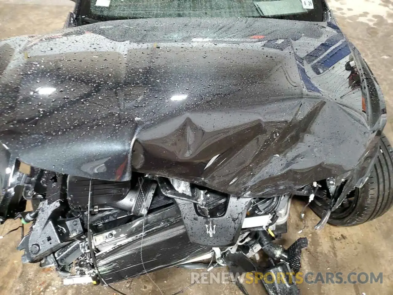 11 Photograph of a damaged car ZAM57YTM5RX451147 MASERATI GHIBLI MOD 2024
