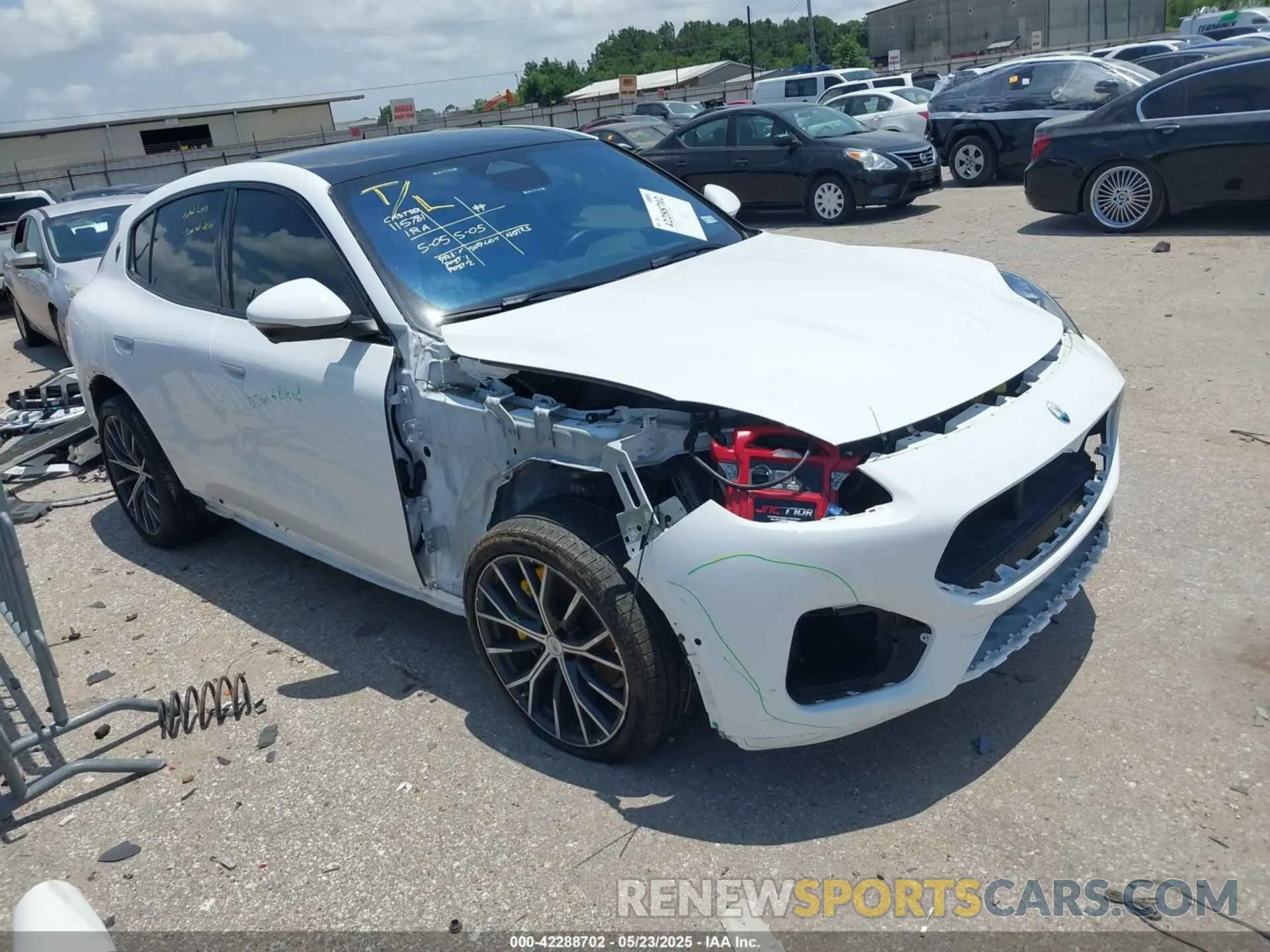1 Photograph of a damaged car ZN682AVM0P7433929 MASERATI GRECALE 2023