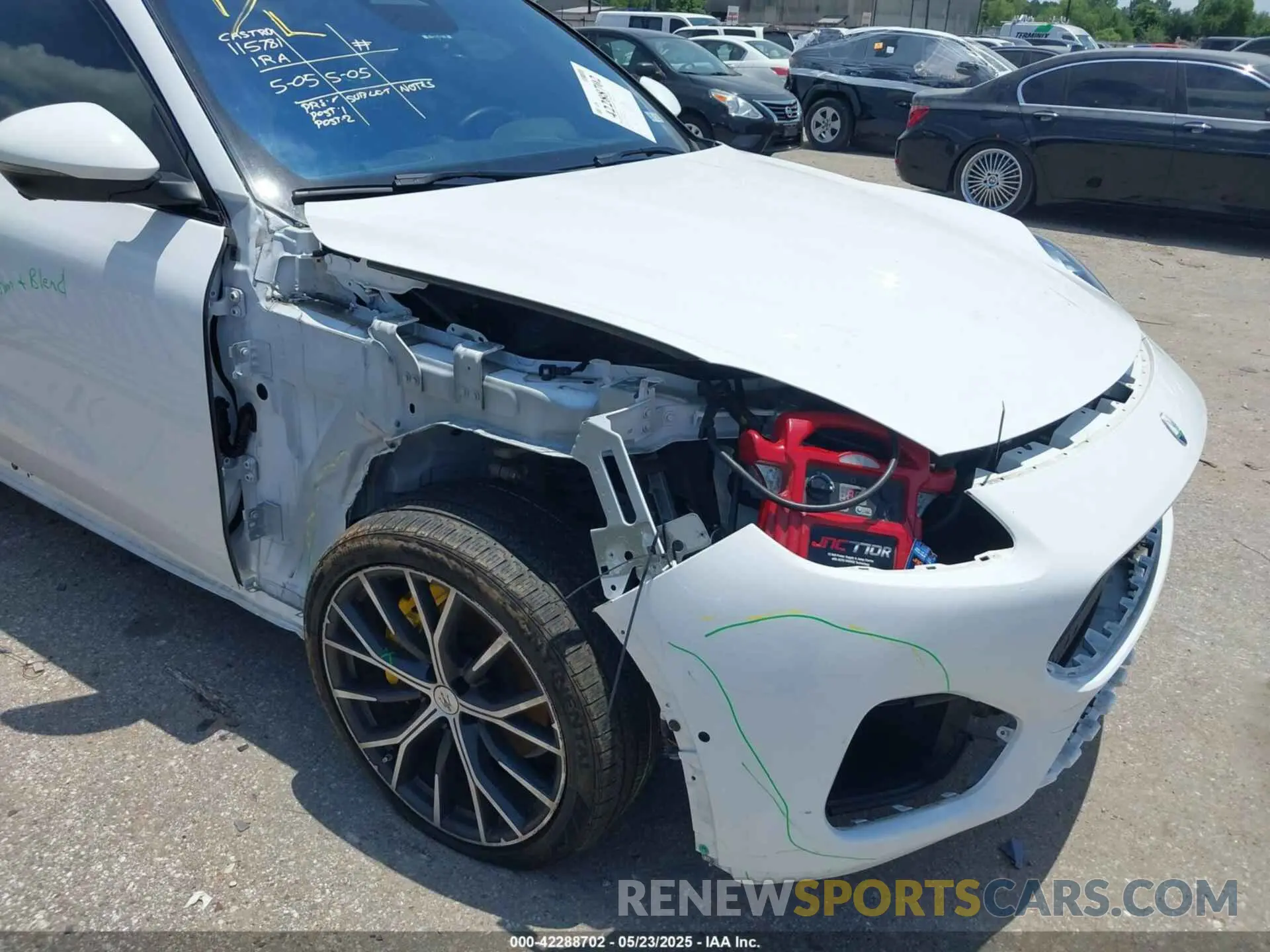 18 Photograph of a damaged car ZN682AVM0P7433929 MASERATI GRECALE 2023