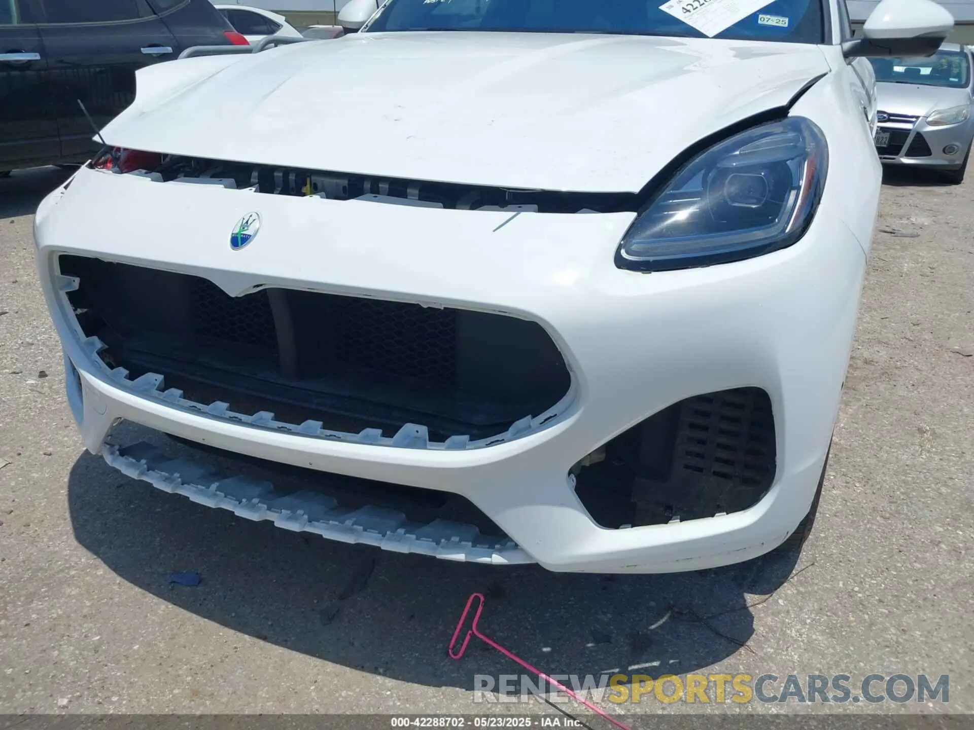 6 Photograph of a damaged car ZN682AVM0P7433929 MASERATI GRECALE 2023