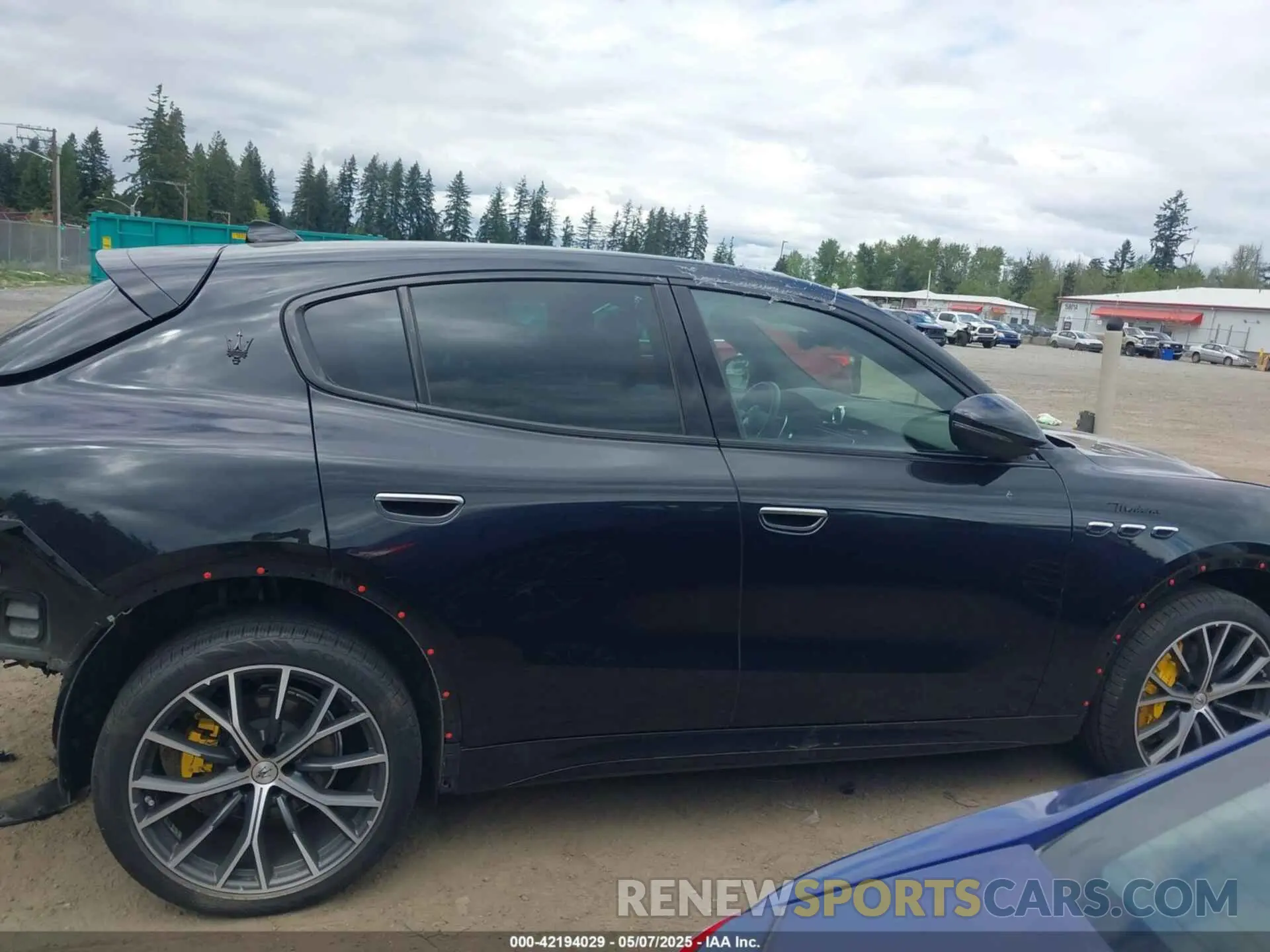 14 Photograph of a damaged car ZN682AVM0P7438449 MASERATI GRECALE 2023