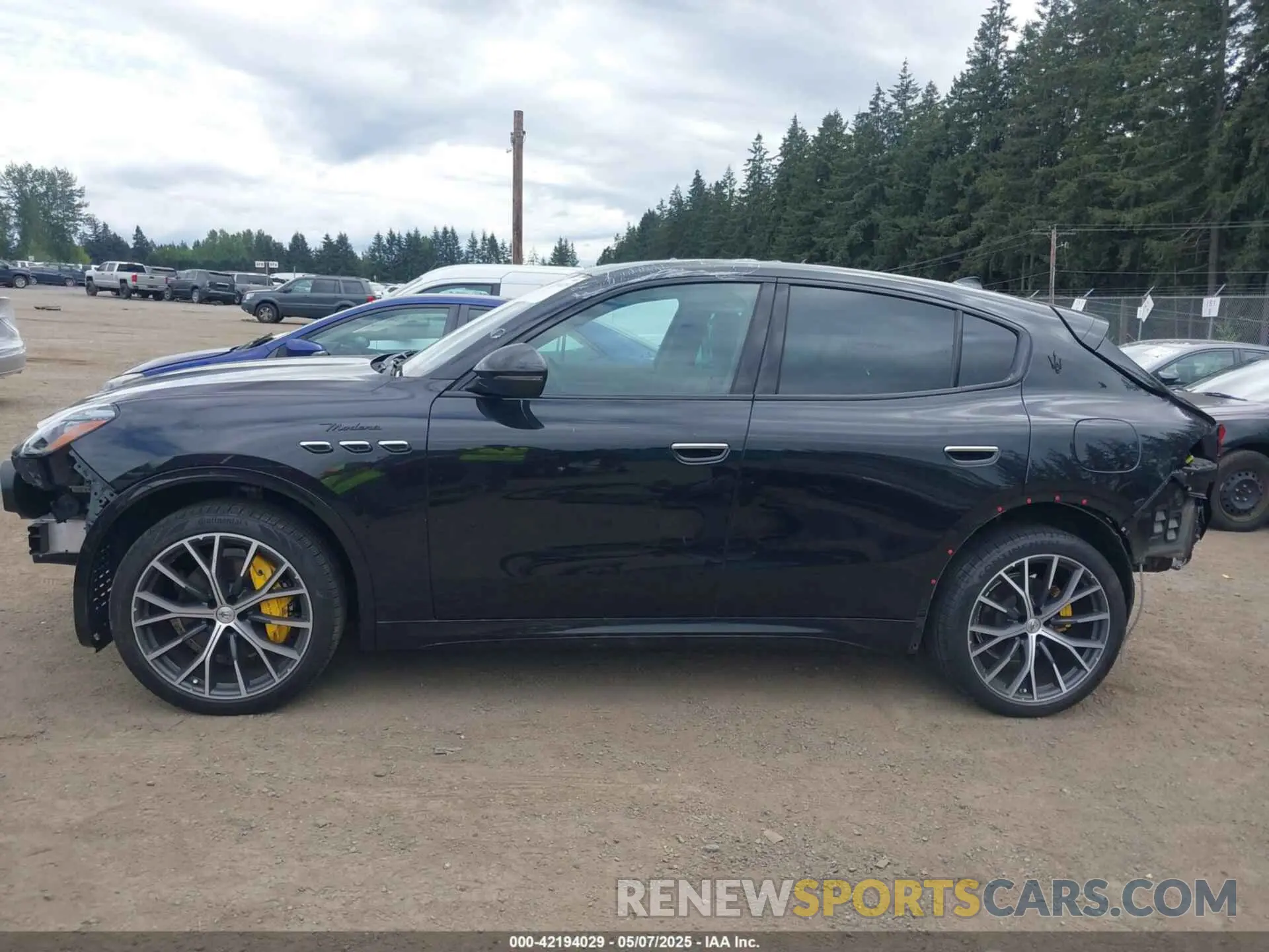 15 Photograph of a damaged car ZN682AVM0P7438449 MASERATI GRECALE 2023