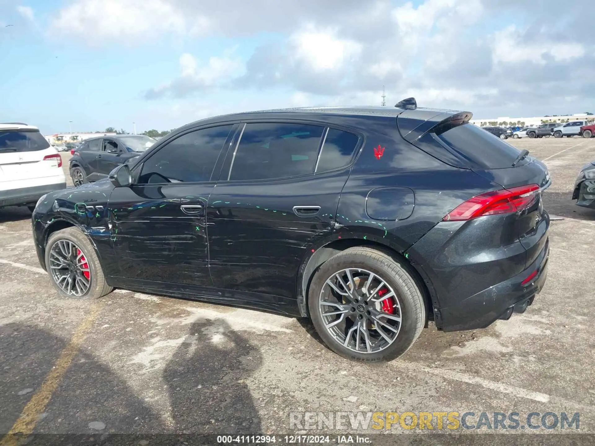 14 Photograph of a damaged car ZN682AVM5P7422442 MASERATI GRECALE 2023