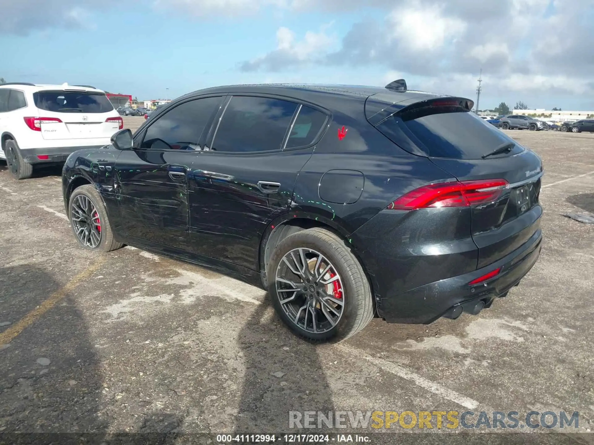 3 Photograph of a damaged car ZN682AVM5P7422442 MASERATI GRECALE 2023