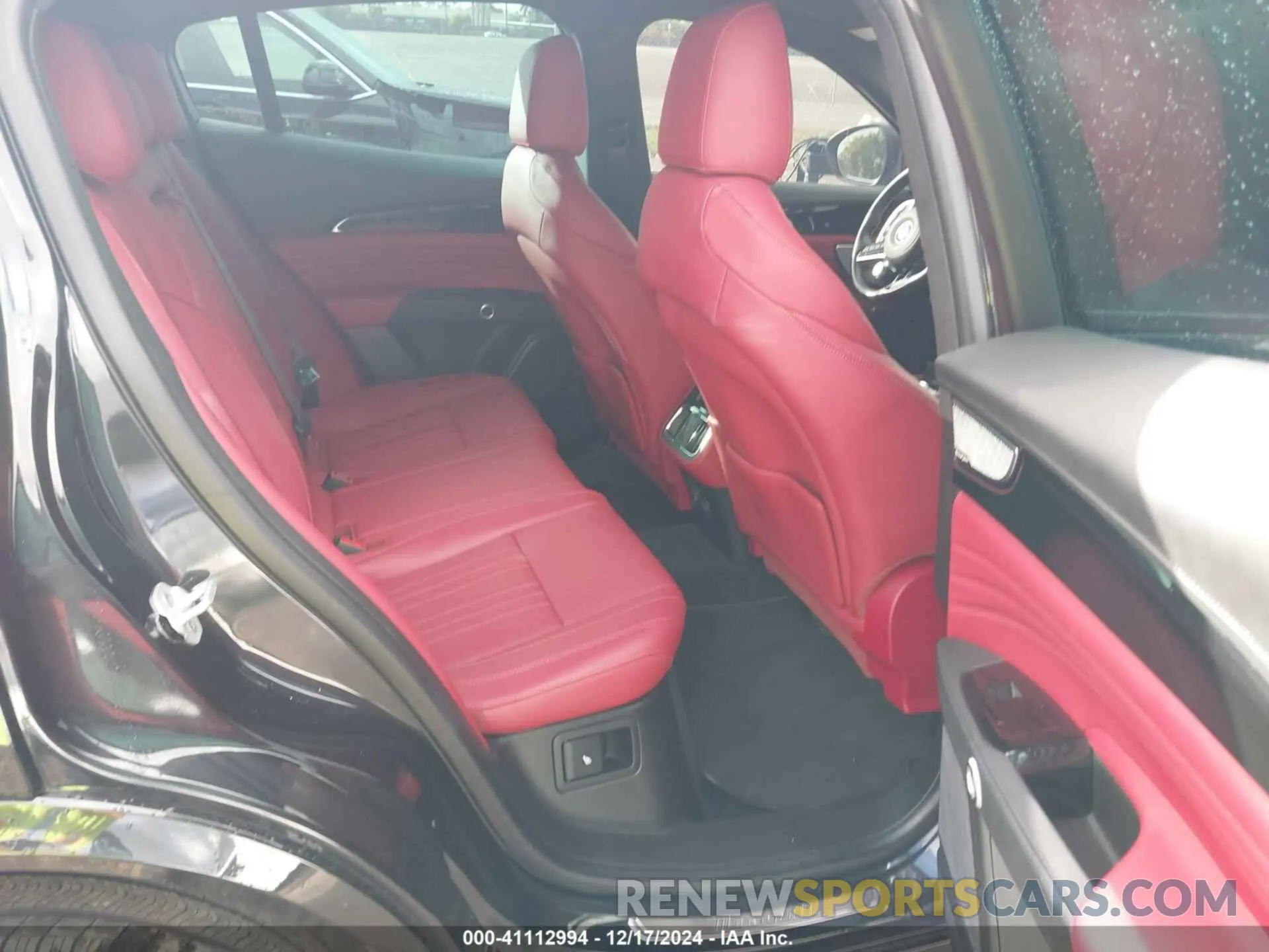 8 Photograph of a damaged car ZN682AVM5P7422442 MASERATI GRECALE 2023