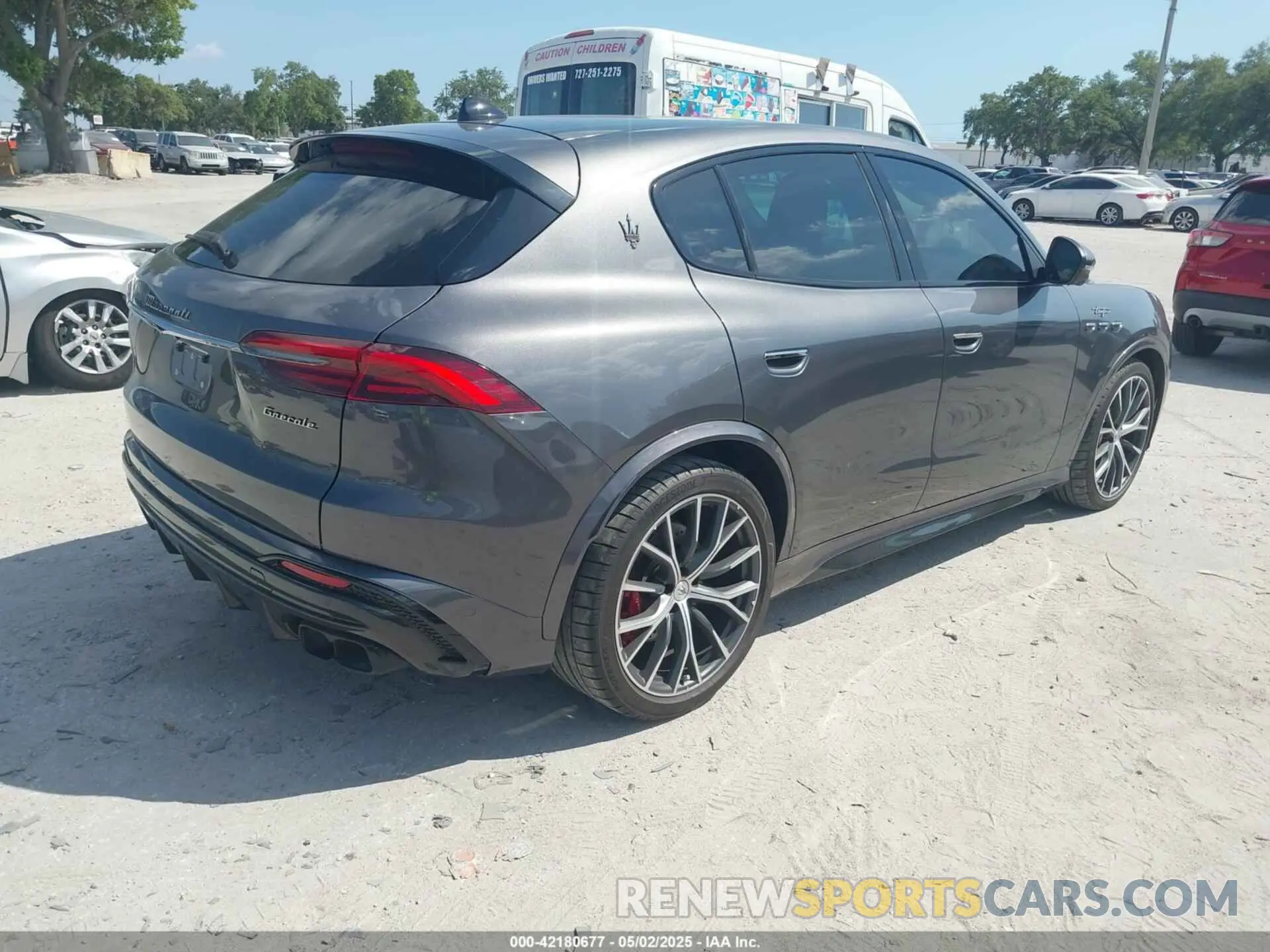 4 Photograph of a damaged car ZN682CVT3P7435001 MASERATI GRECALE 2023