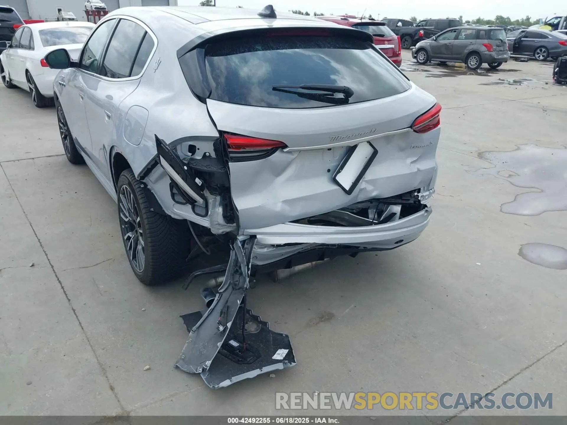 6 Photograph of a damaged car ZN6PMDAA2R7447725 MASERATI GRECALE 2024