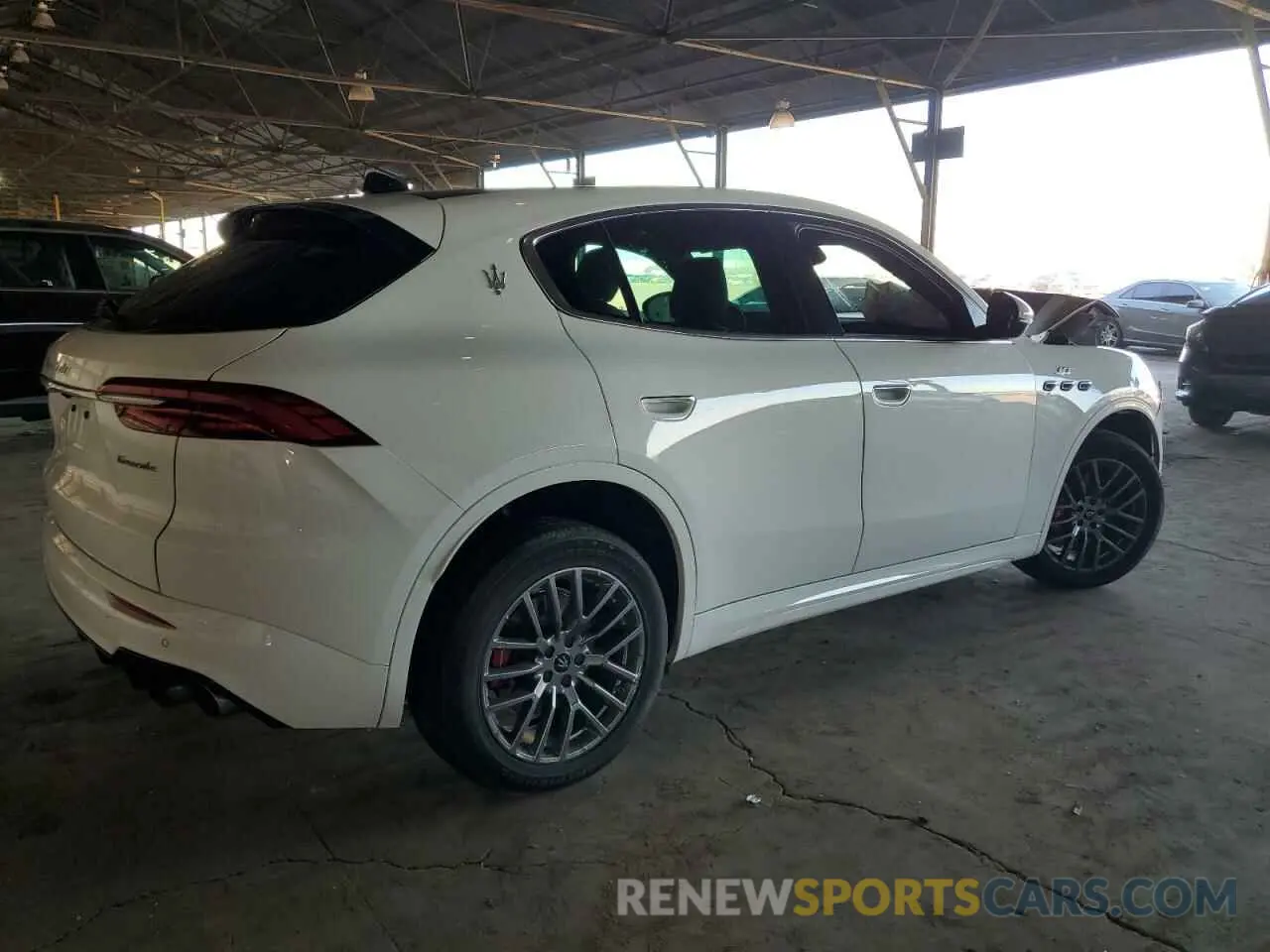 3 Photograph of a damaged car ZN682AVAXP7434110 MASERATI GRECALE GT 2023