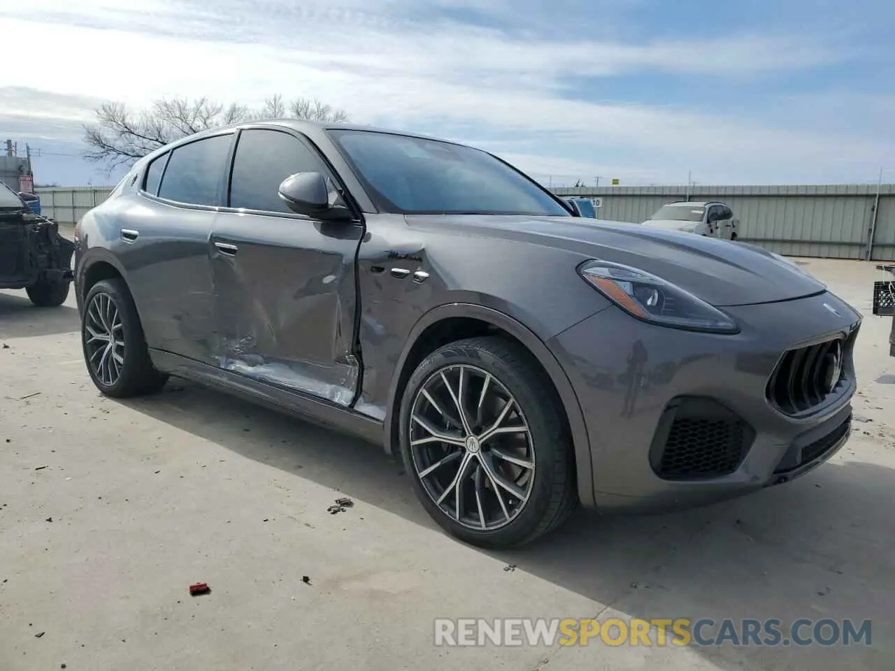 4 Photograph of a damaged car ZN682AVM8P7434729 MASERATI GRECALE MO 2023