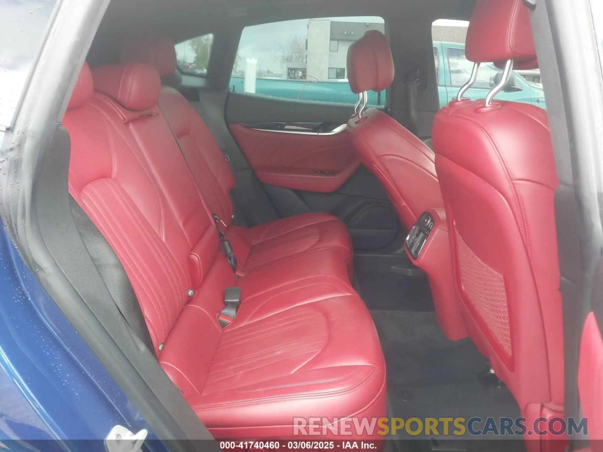 8 Photograph of a damaged car ZN661XUA0KX317532 MASERATI LEVANTE 2019