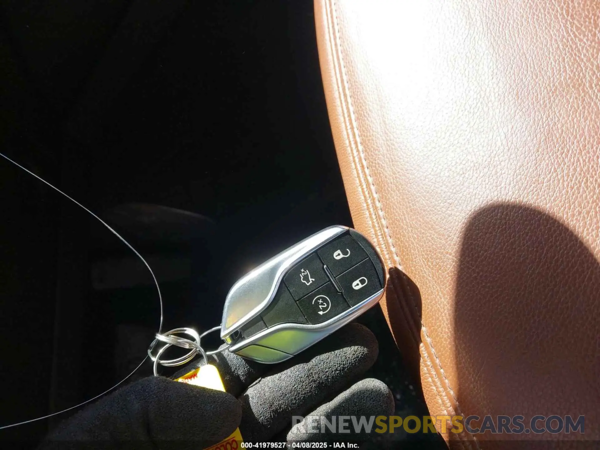 11 Photograph of a damaged car ZN661XUA2KX317564 MASERATI LEVANTE 2019