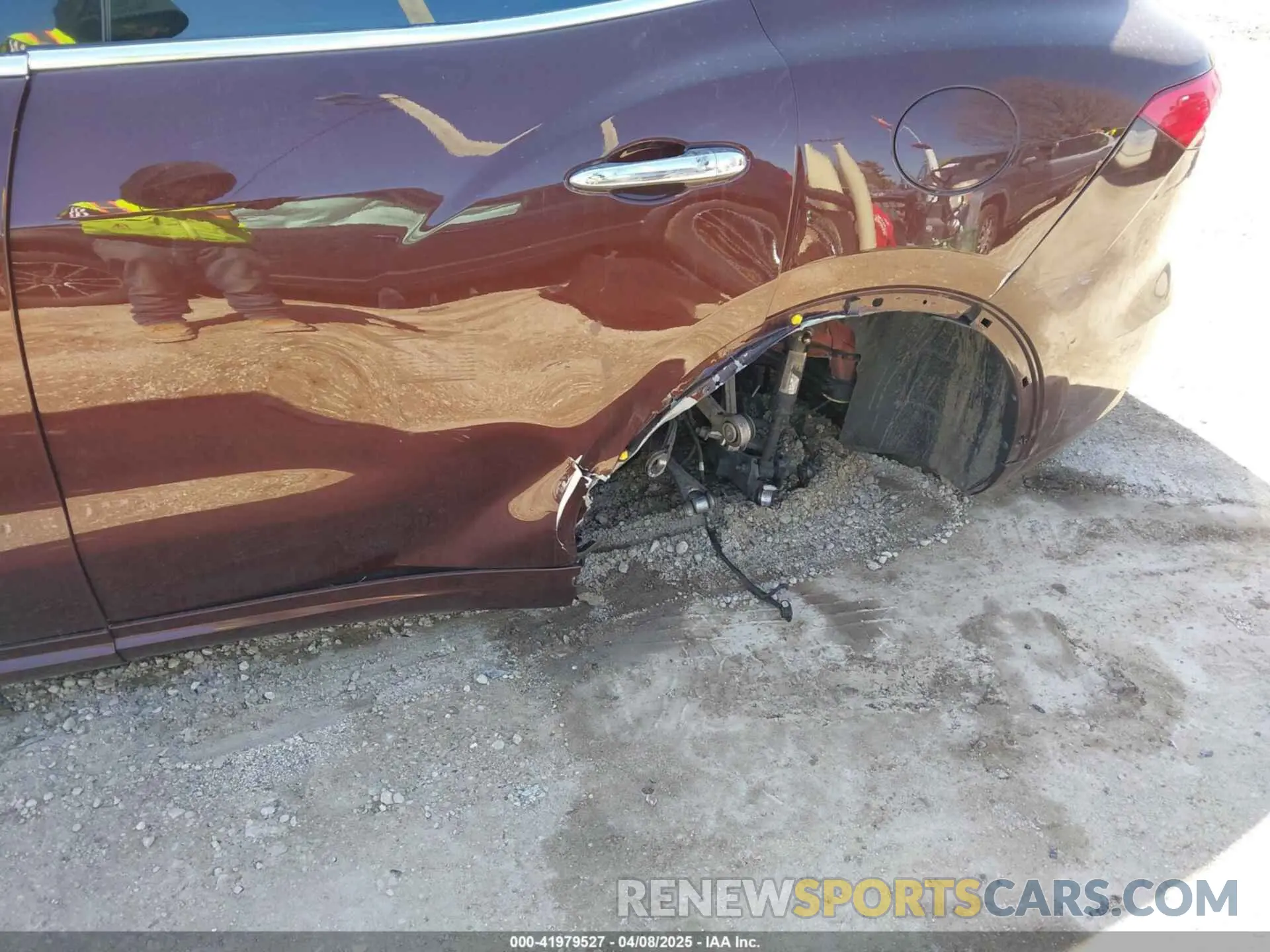 6 Photograph of a damaged car ZN661XUA2KX317564 MASERATI LEVANTE 2019