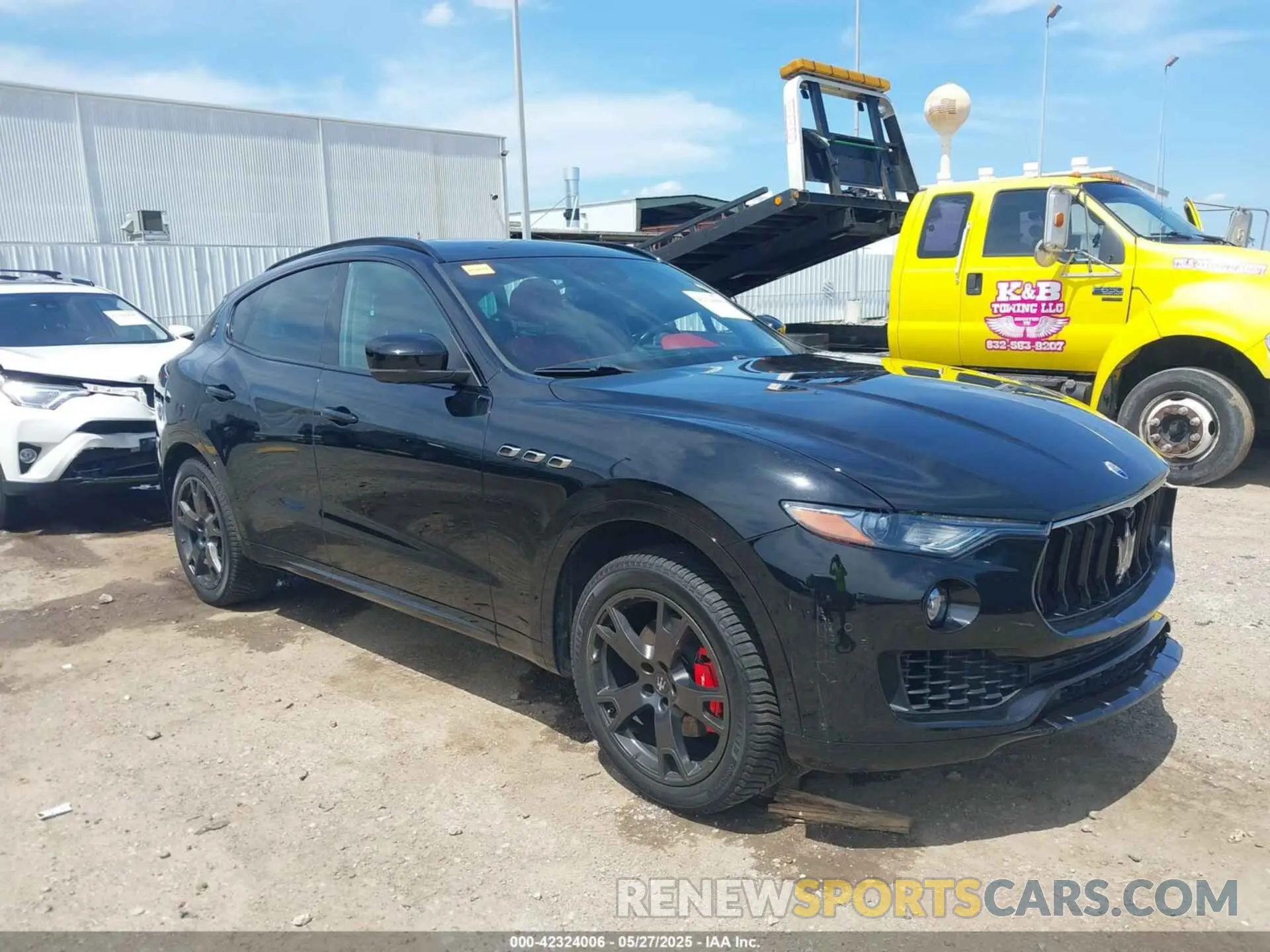 1 Photograph of a damaged car ZN661XUA2KX325342 MASERATI LEVANTE 2019