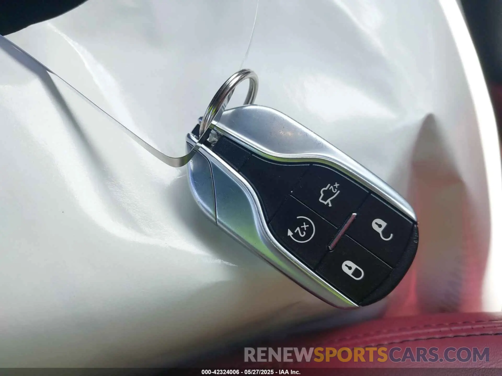 11 Photograph of a damaged car ZN661XUA2KX325342 MASERATI LEVANTE 2019