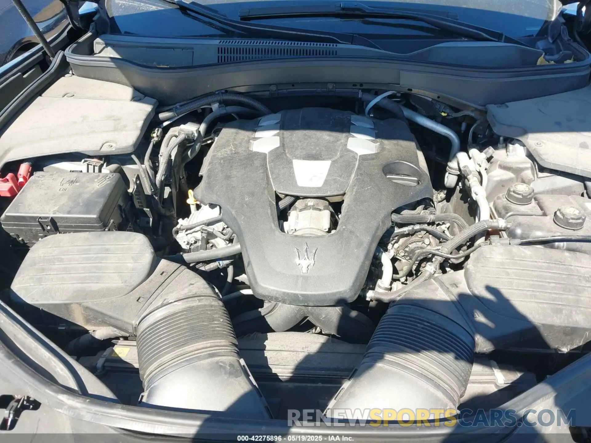 10 Photograph of a damaged car ZN661XUA8KX320520 MASERATI LEVANTE 2019