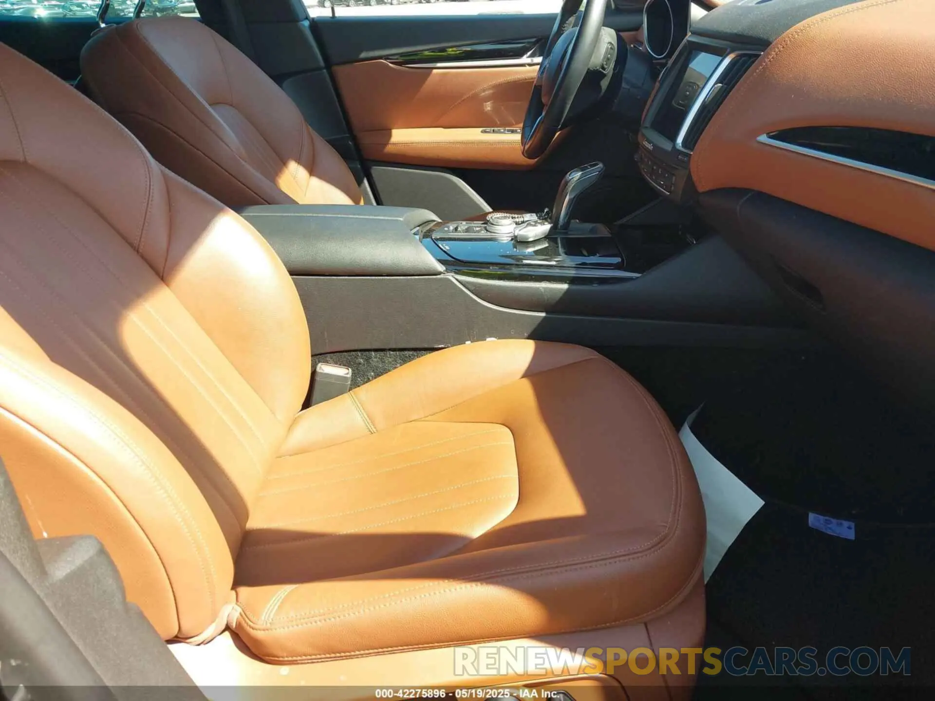 5 Photograph of a damaged car ZN661XUA8KX320520 MASERATI LEVANTE 2019