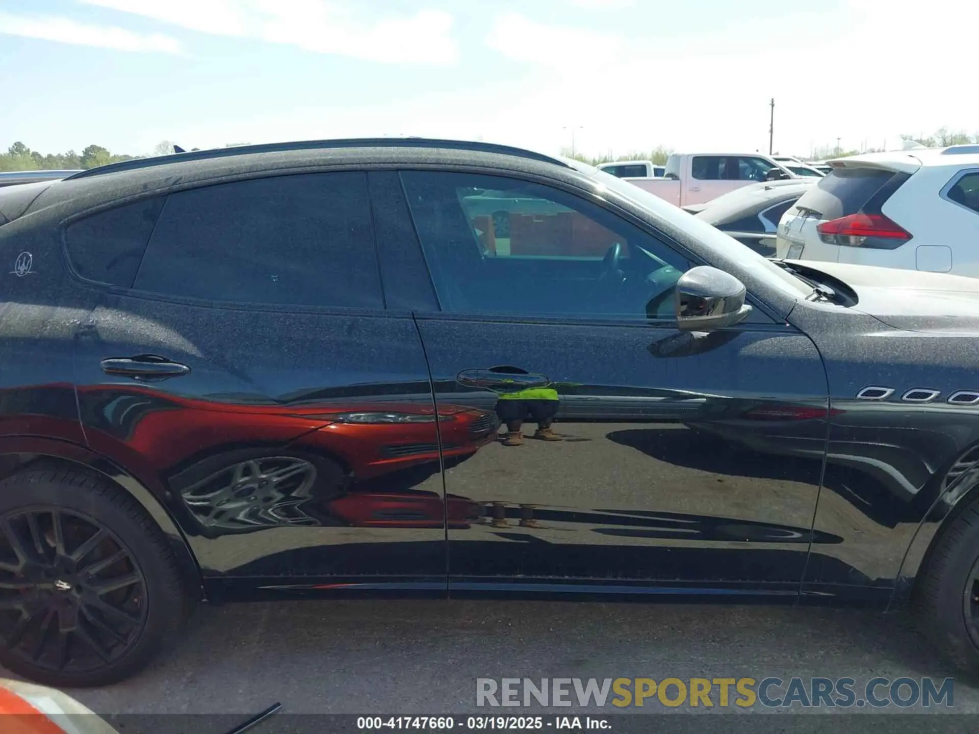 12 Photograph of a damaged car ZN661XUAXKX323919 MASERATI LEVANTE 2019
