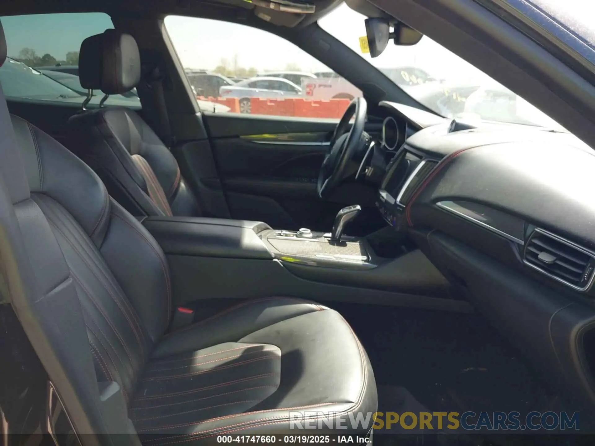 5 Photograph of a damaged car ZN661XUAXKX323919 MASERATI LEVANTE 2019