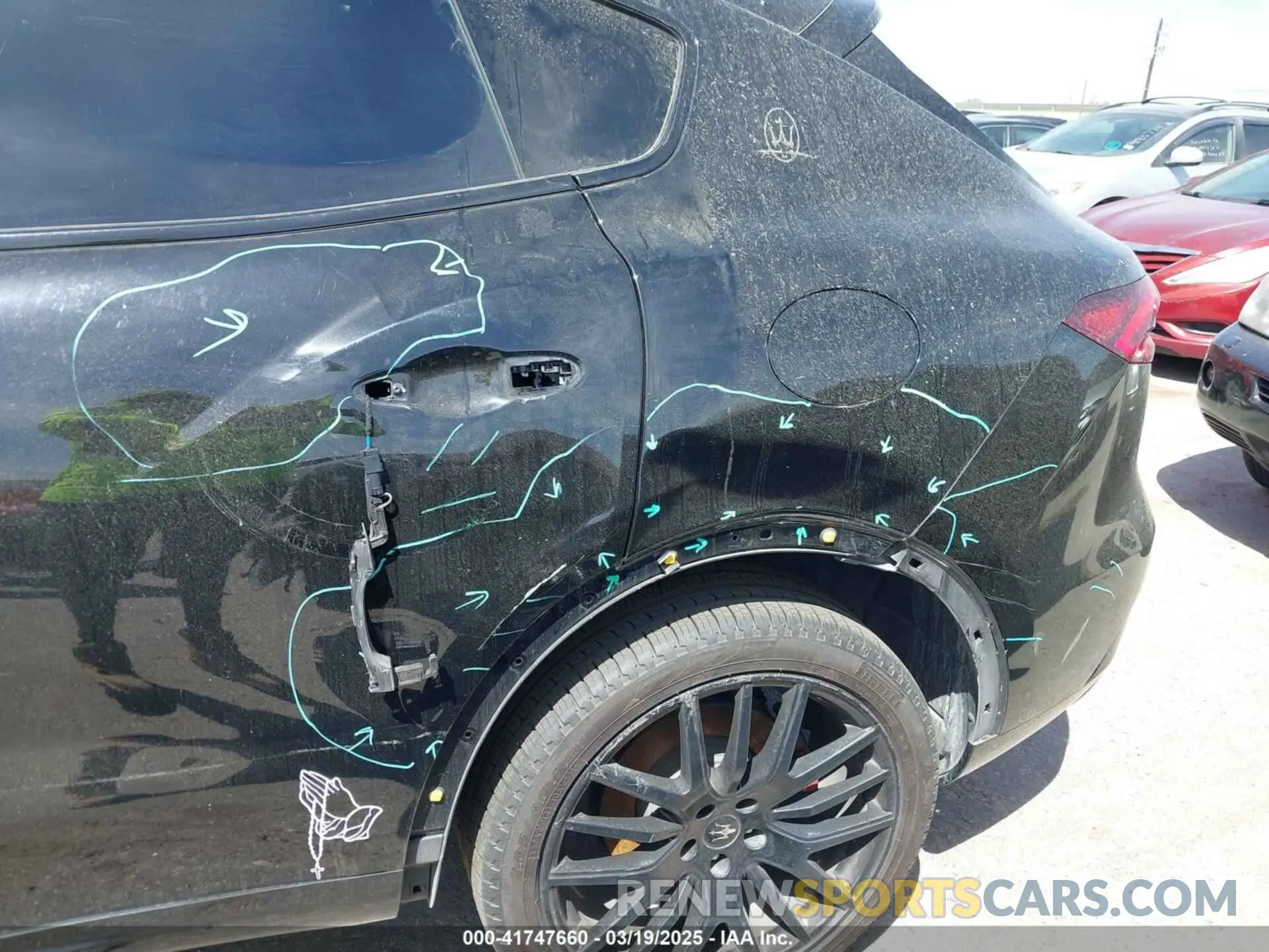 6 Photograph of a damaged car ZN661XUAXKX323919 MASERATI LEVANTE 2019