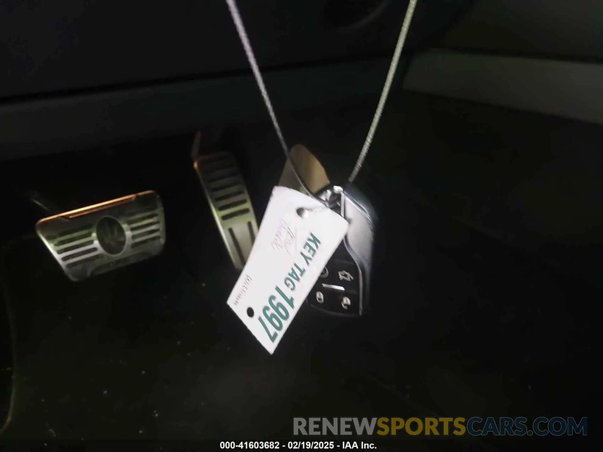 11 Photograph of a damaged car ZN661XUL4KX321570 MASERATI LEVANTE 2019