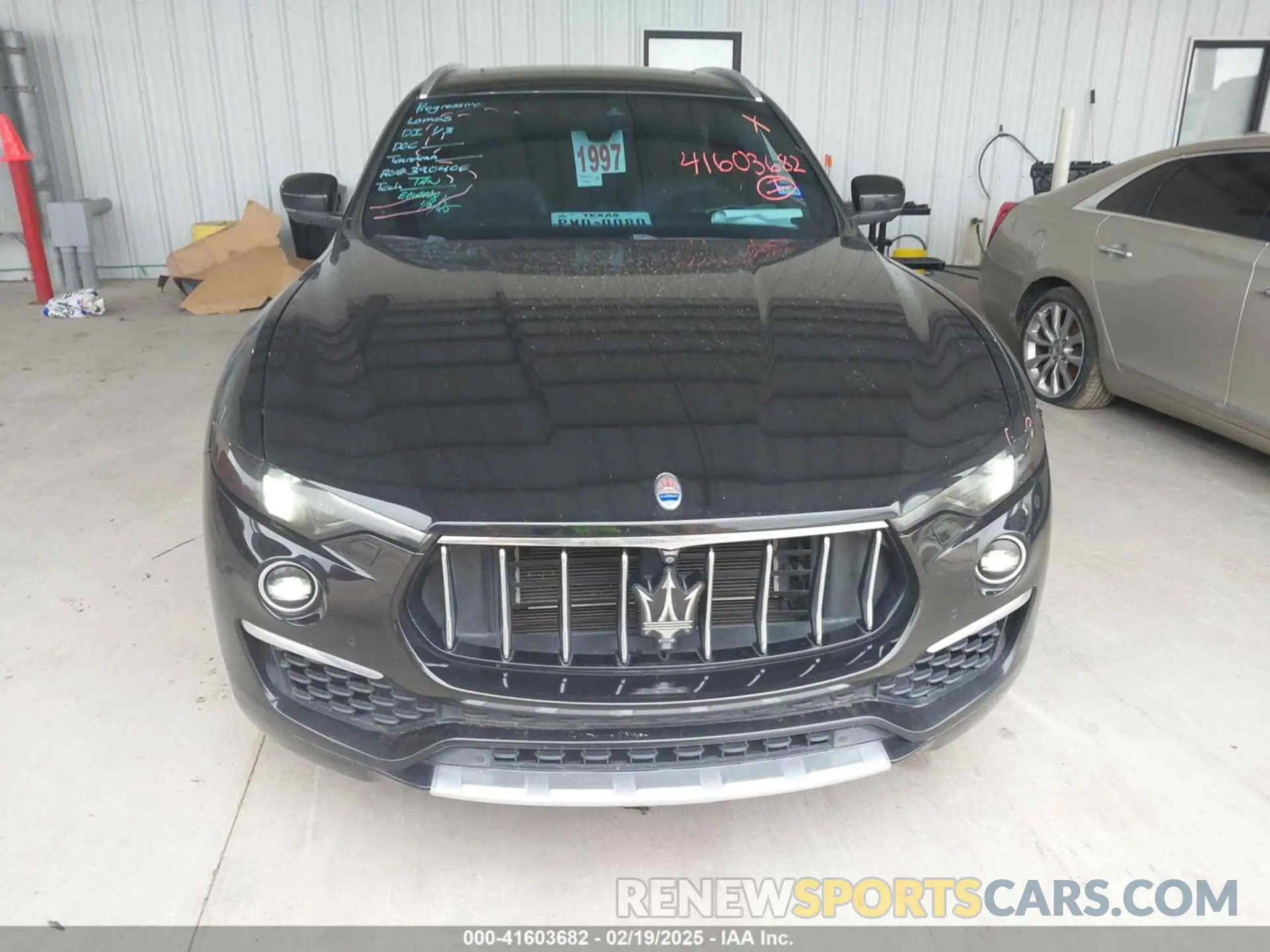 13 Photograph of a damaged car ZN661XUL4KX321570 MASERATI LEVANTE 2019