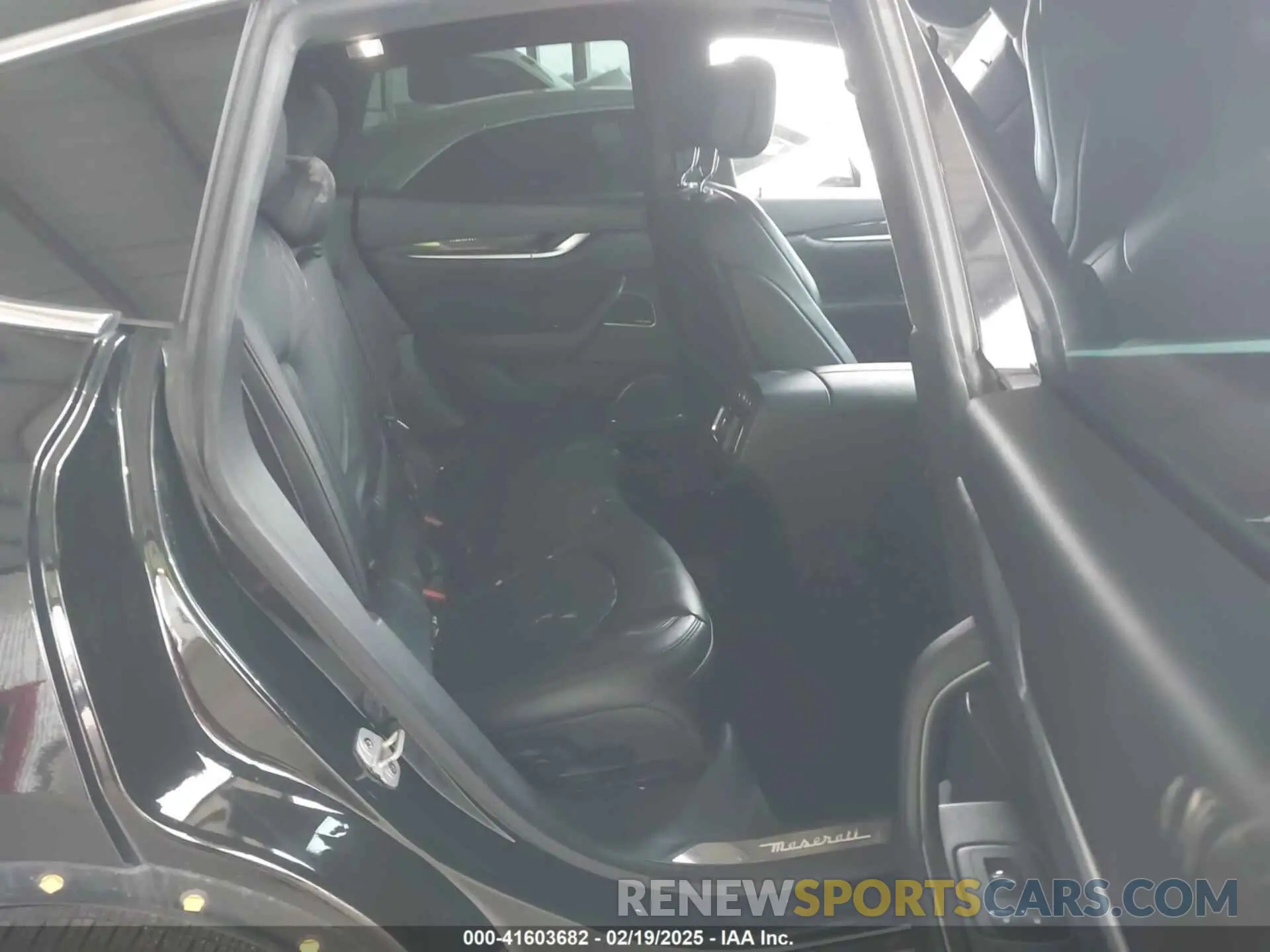 8 Photograph of a damaged car ZN661XUL4KX321570 MASERATI LEVANTE 2019