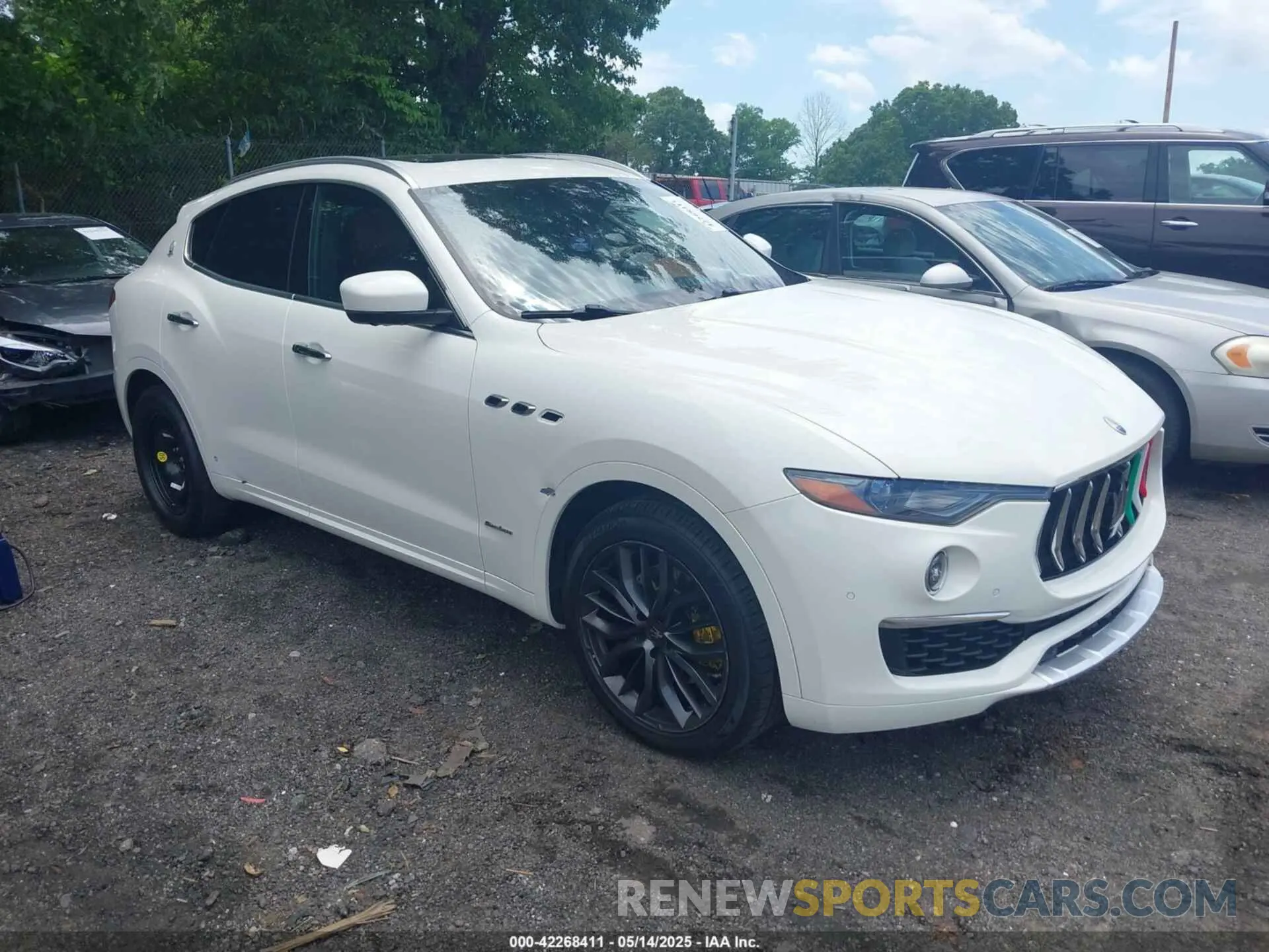 1 Photograph of a damaged car ZN661XUL5KX309301 MASERATI LEVANTE 2019
