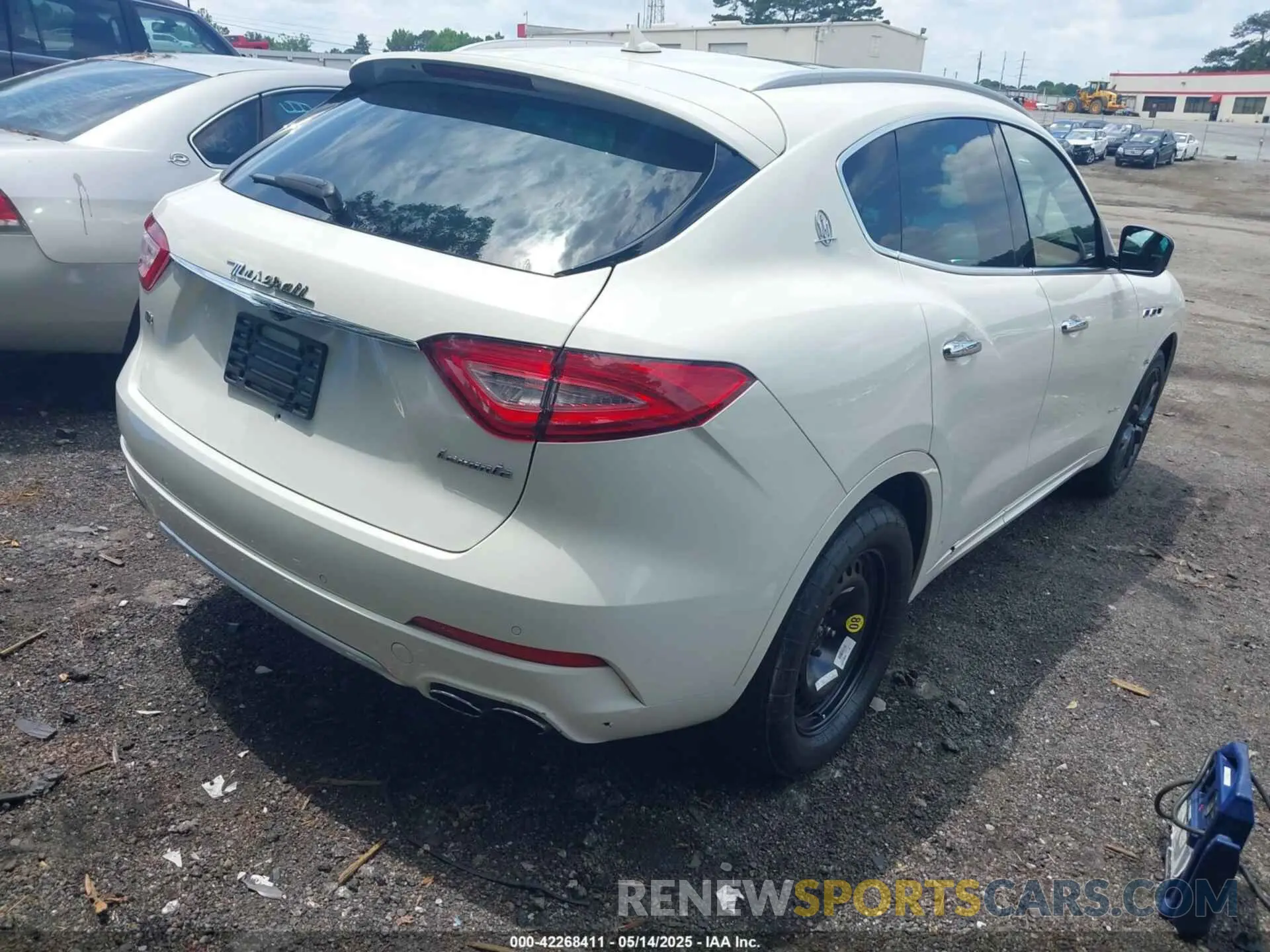 4 Photograph of a damaged car ZN661XUL5KX309301 MASERATI LEVANTE 2019