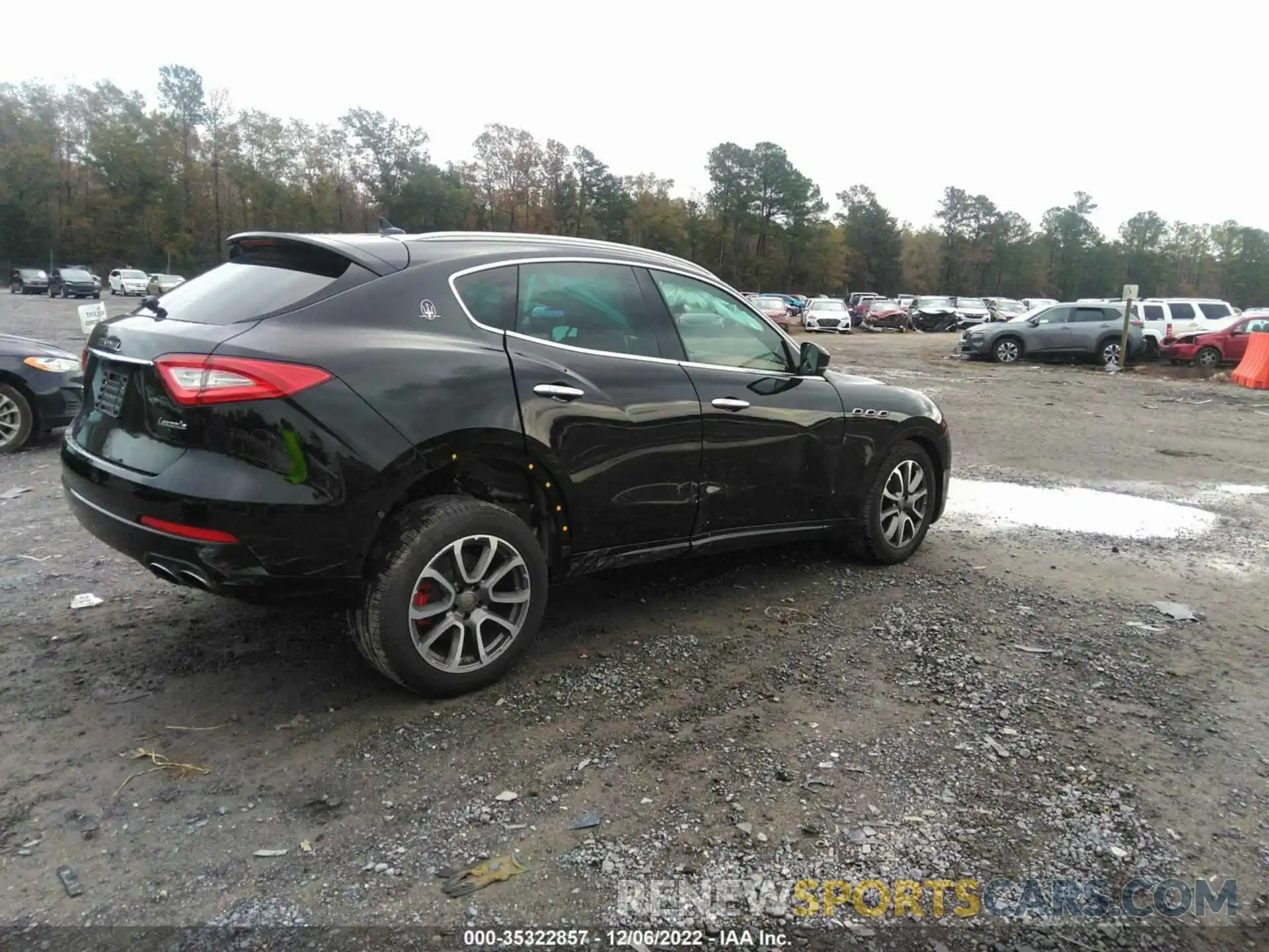 4 Photograph of a damaged car ZN661YUA1KX322194 MASERATI LEVANTE 2019