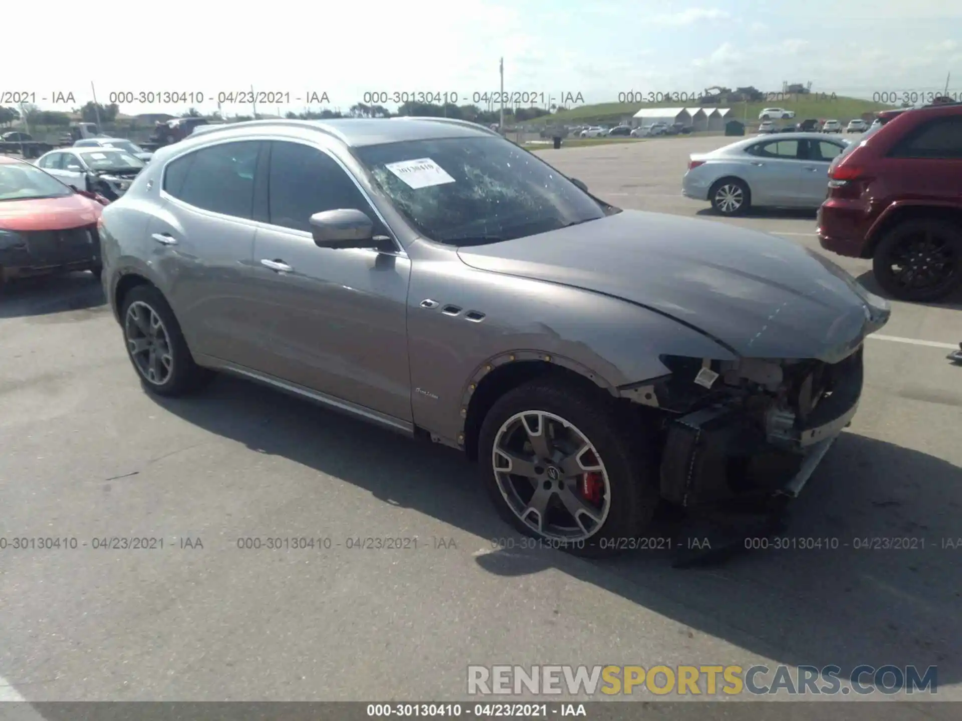 1 Photograph of a damaged car ZN661YUL0KX334919 MASERATI LEVANTE 2019