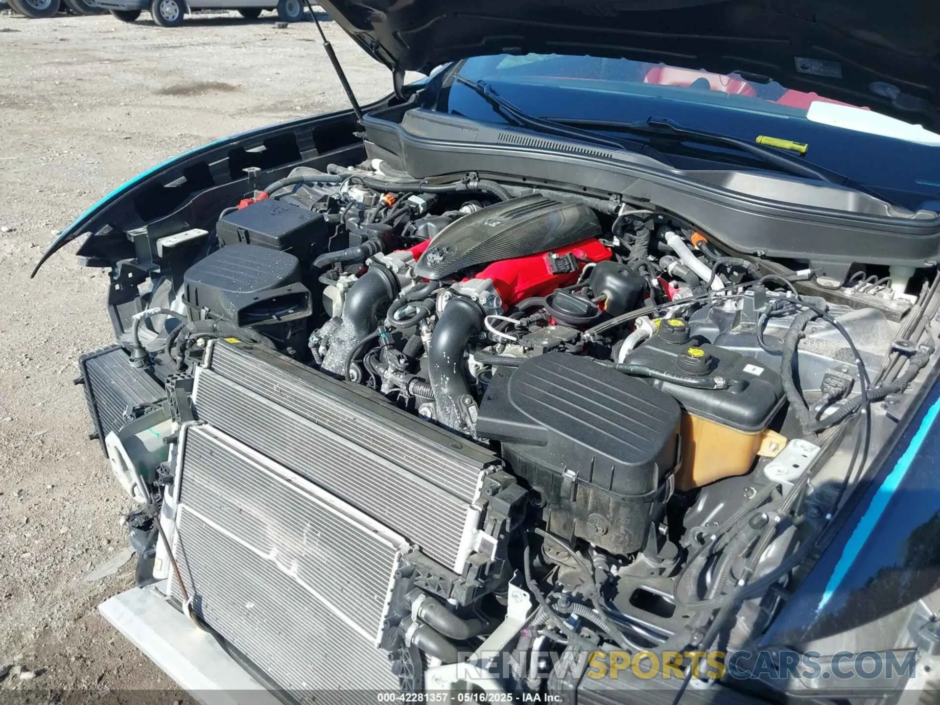 10 Photograph of a damaged car ZN661ZUA9KX332851 MASERATI LEVANTE 2019