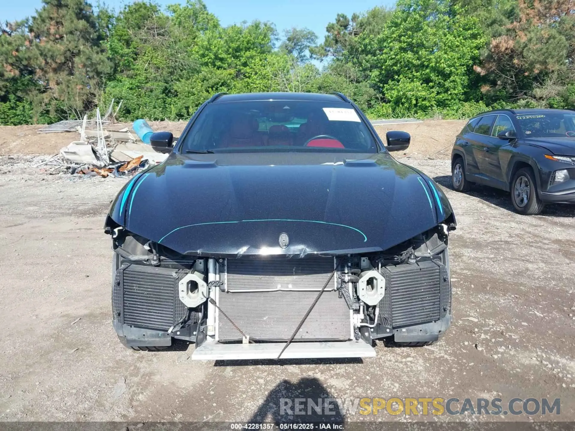 13 Photograph of a damaged car ZN661ZUA9KX332851 MASERATI LEVANTE 2019