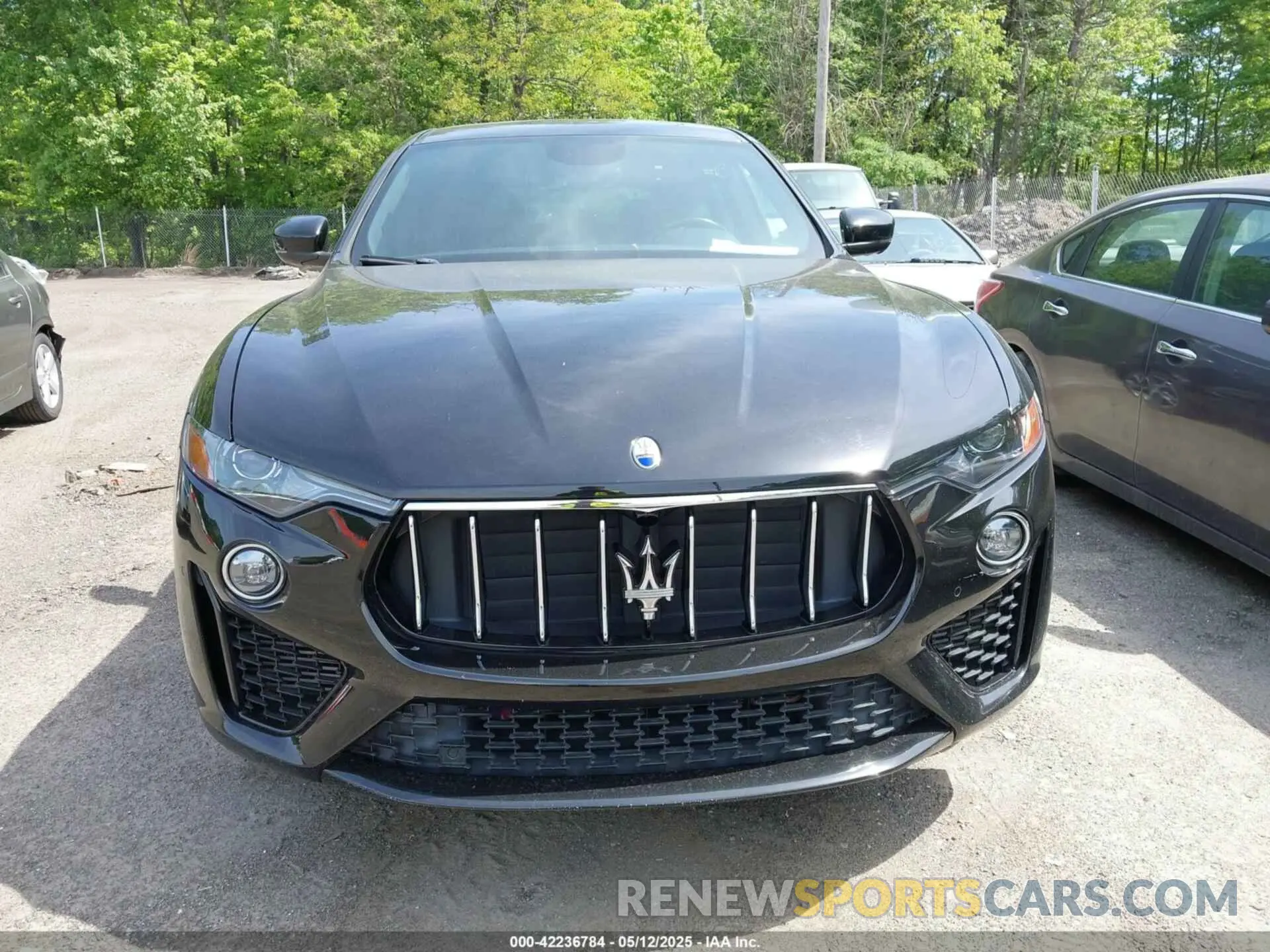 12 Photograph of a damaged car ZN661XUA6LX352481 MASERATI LEVANTE 2020
