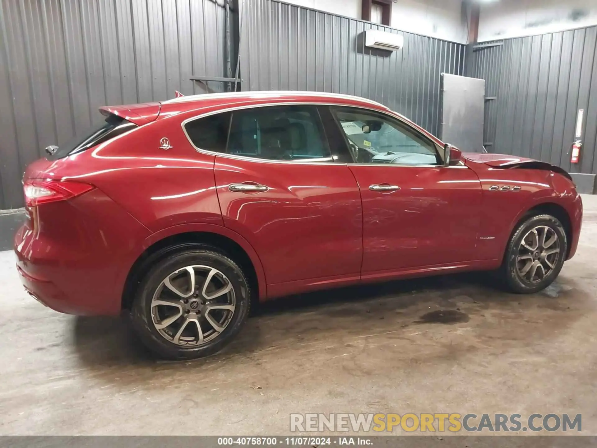 13 Photograph of a damaged car ZN661XUL4LX343876 MASERATI LEVANTE 2020