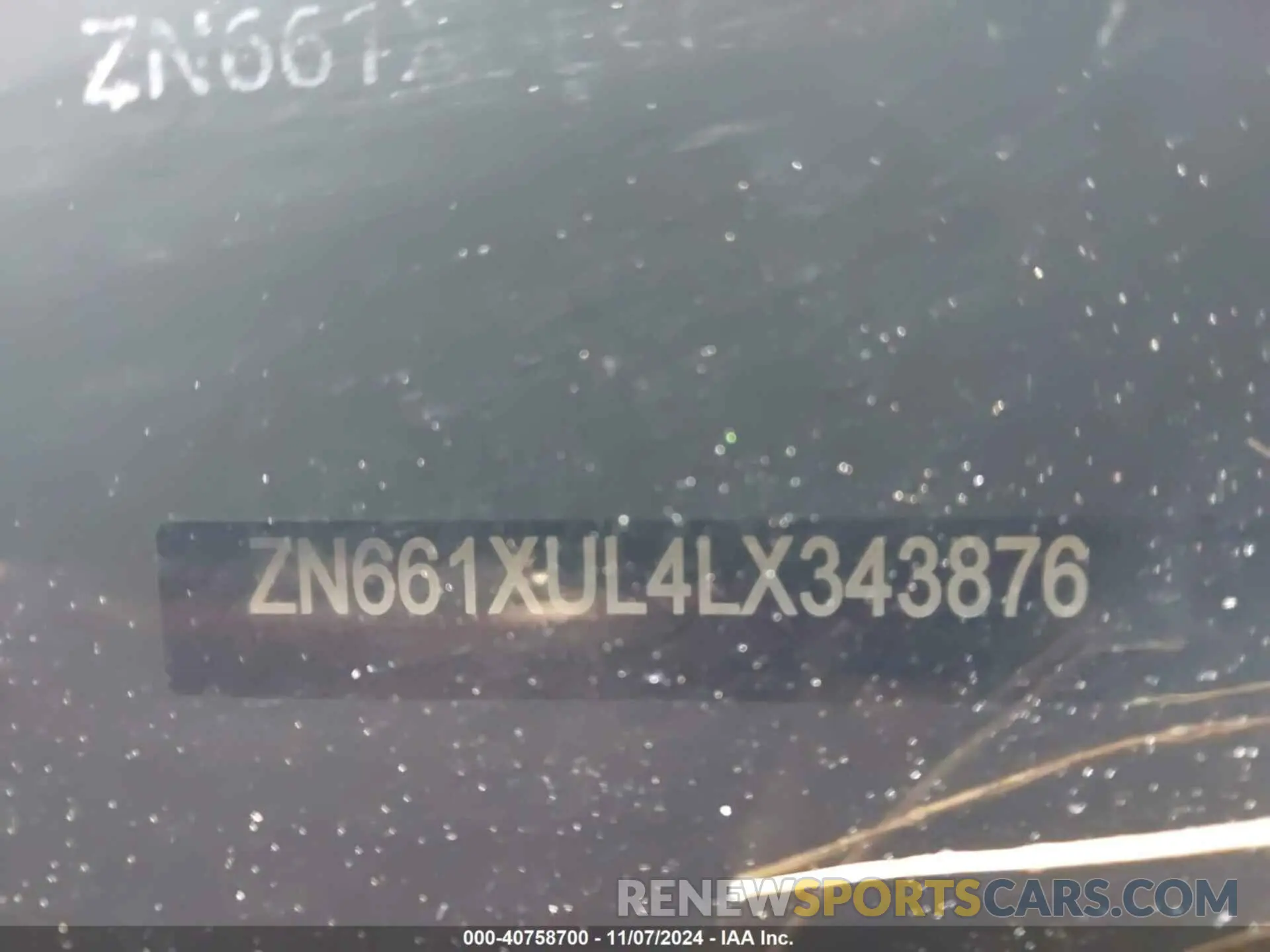 17 Photograph of a damaged car ZN661XUL4LX343876 MASERATI LEVANTE 2020