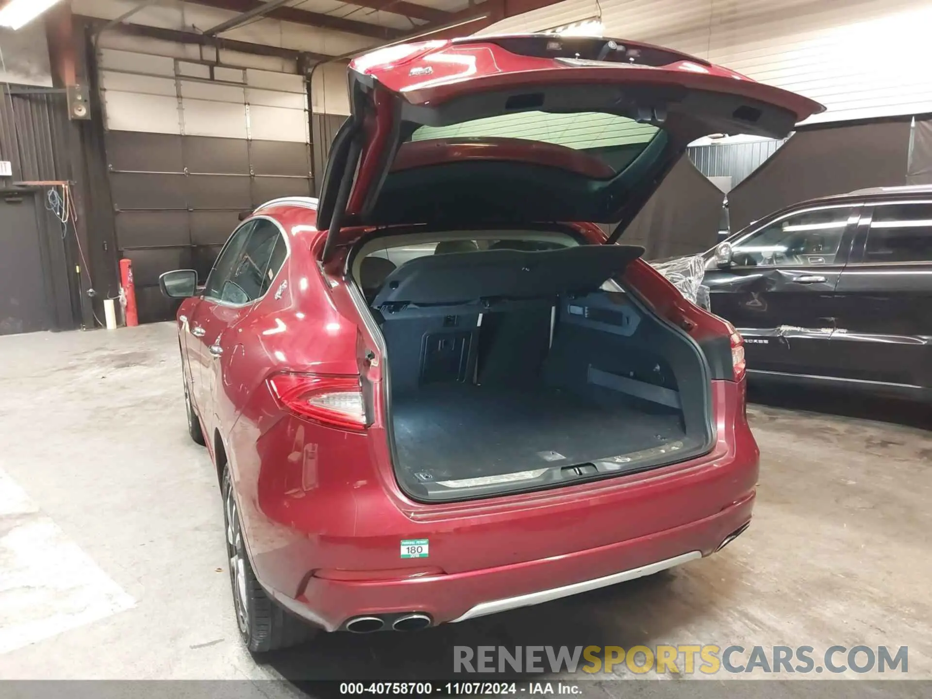 3 Photograph of a damaged car ZN661XUL4LX343876 MASERATI LEVANTE 2020