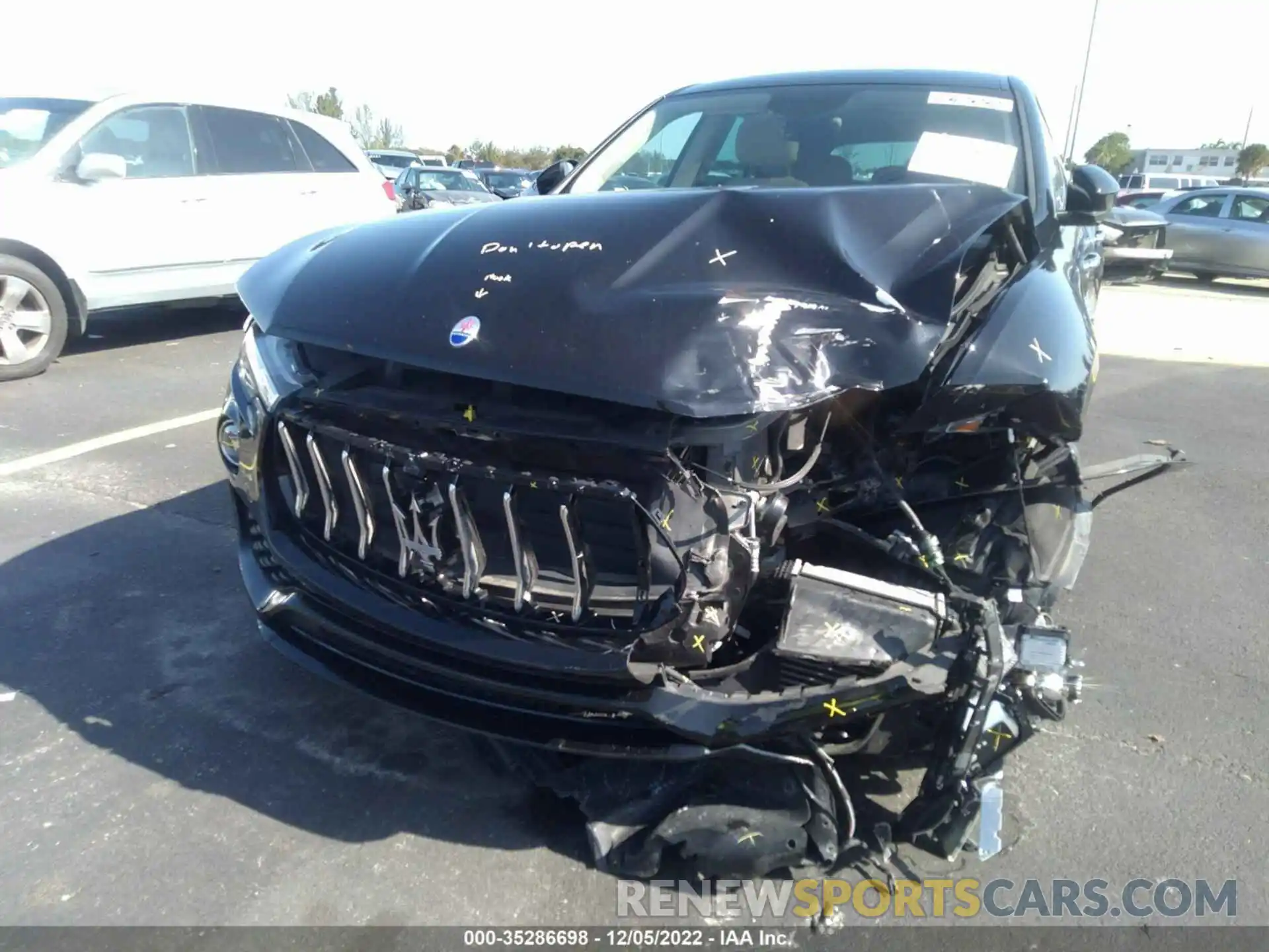 6 Photograph of a damaged car ZN661YUAXLX344924 MASERATI LEVANTE 2020