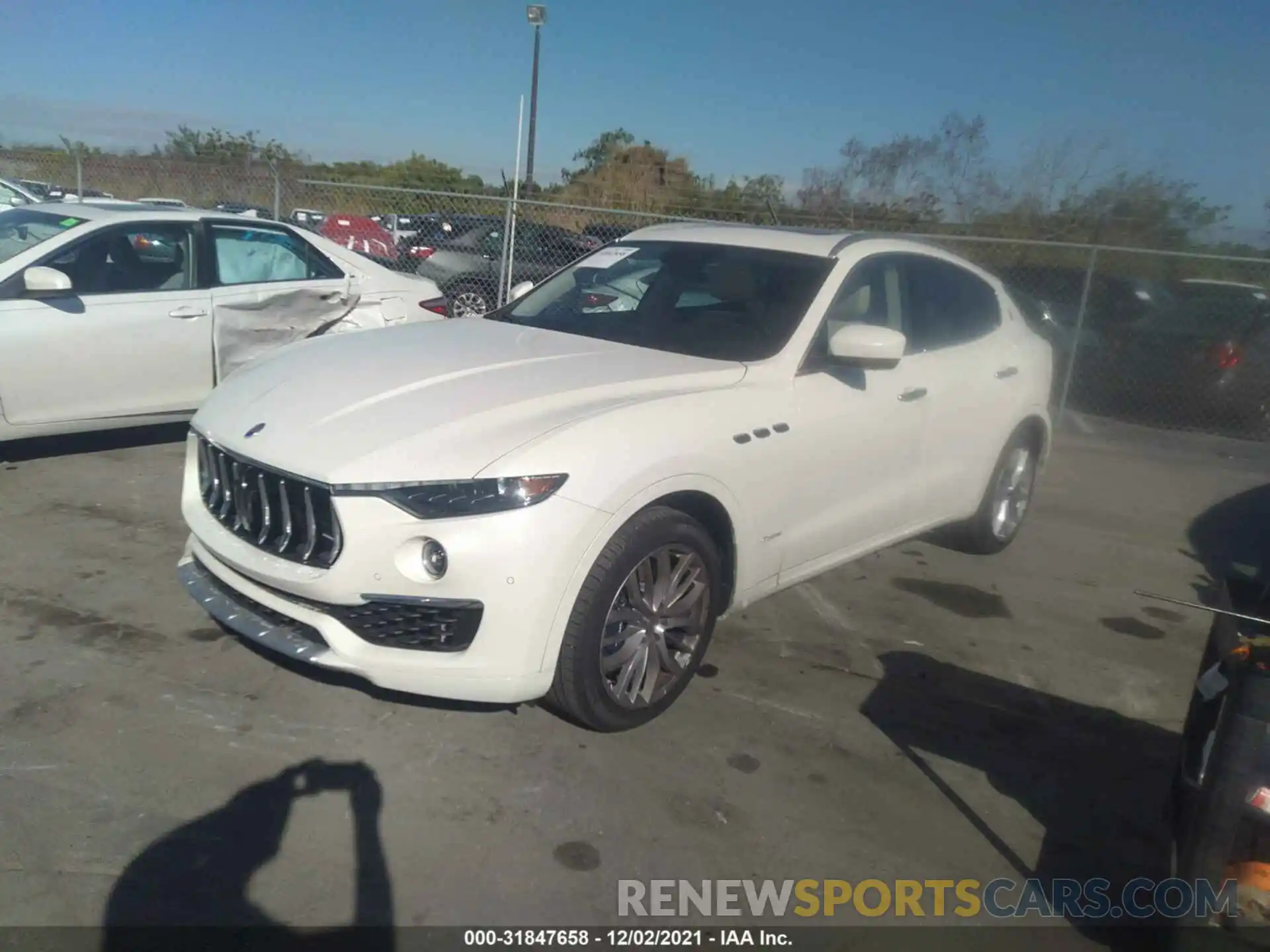 2 Photograph of a damaged car ZN661YUL0LX353536 MASERATI LEVANTE 2020