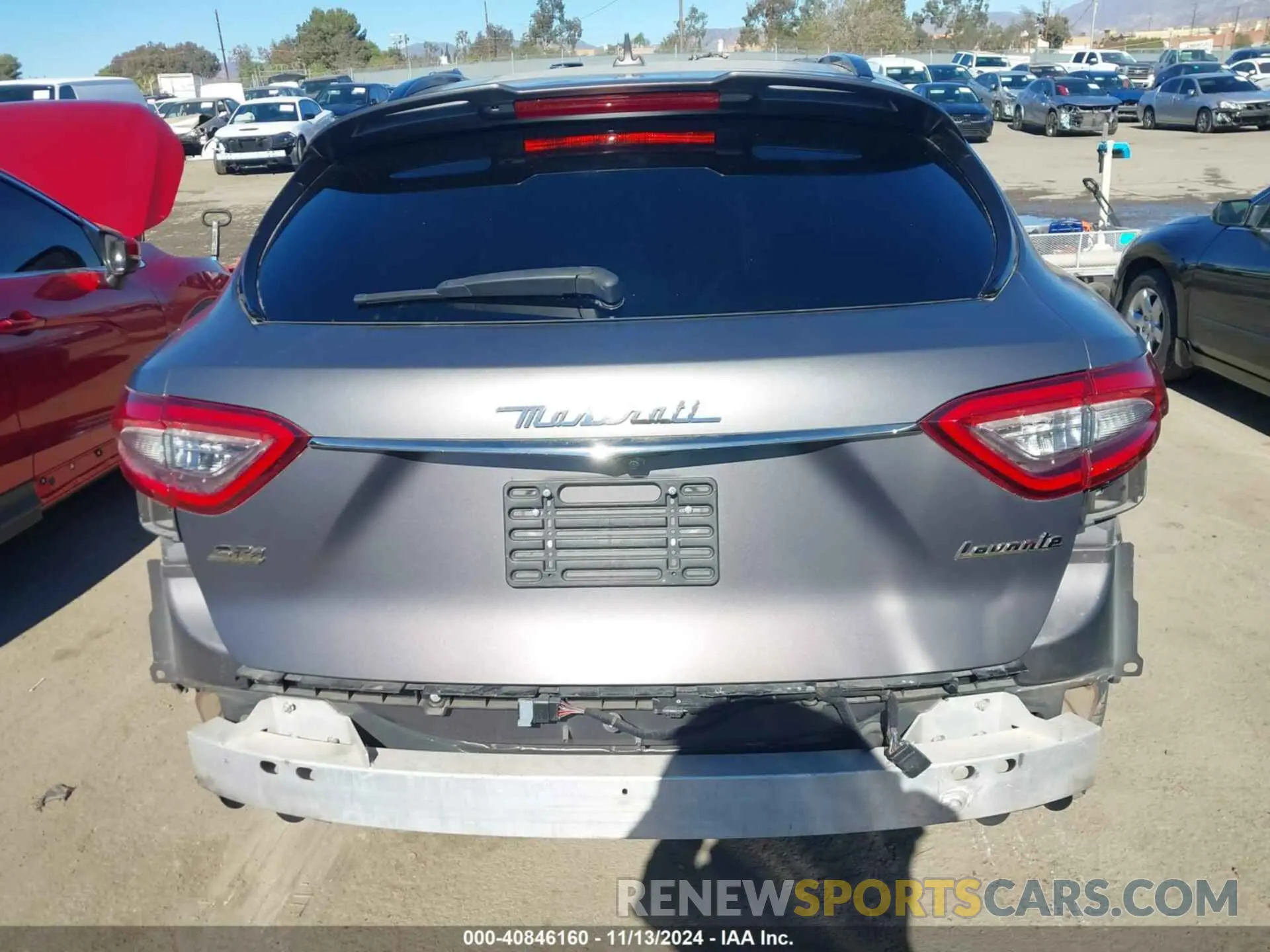 17 Photograph of a damaged car ZN661YUS2LX343176 MASERATI LEVANTE 2020
