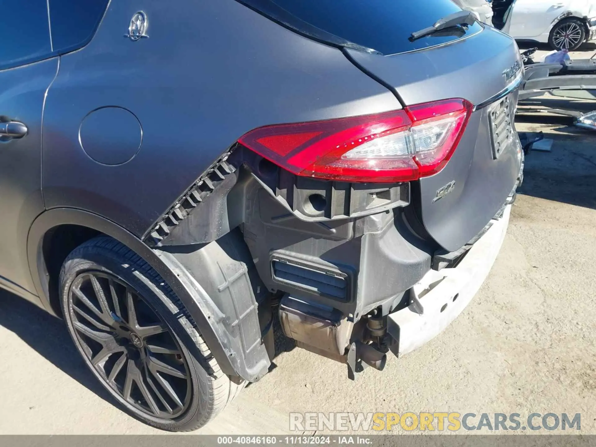 21 Photograph of a damaged car ZN661YUS2LX343176 MASERATI LEVANTE 2020
