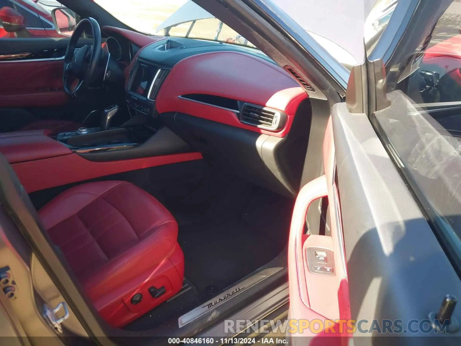 5 Photograph of a damaged car ZN661YUS2LX343176 MASERATI LEVANTE 2020