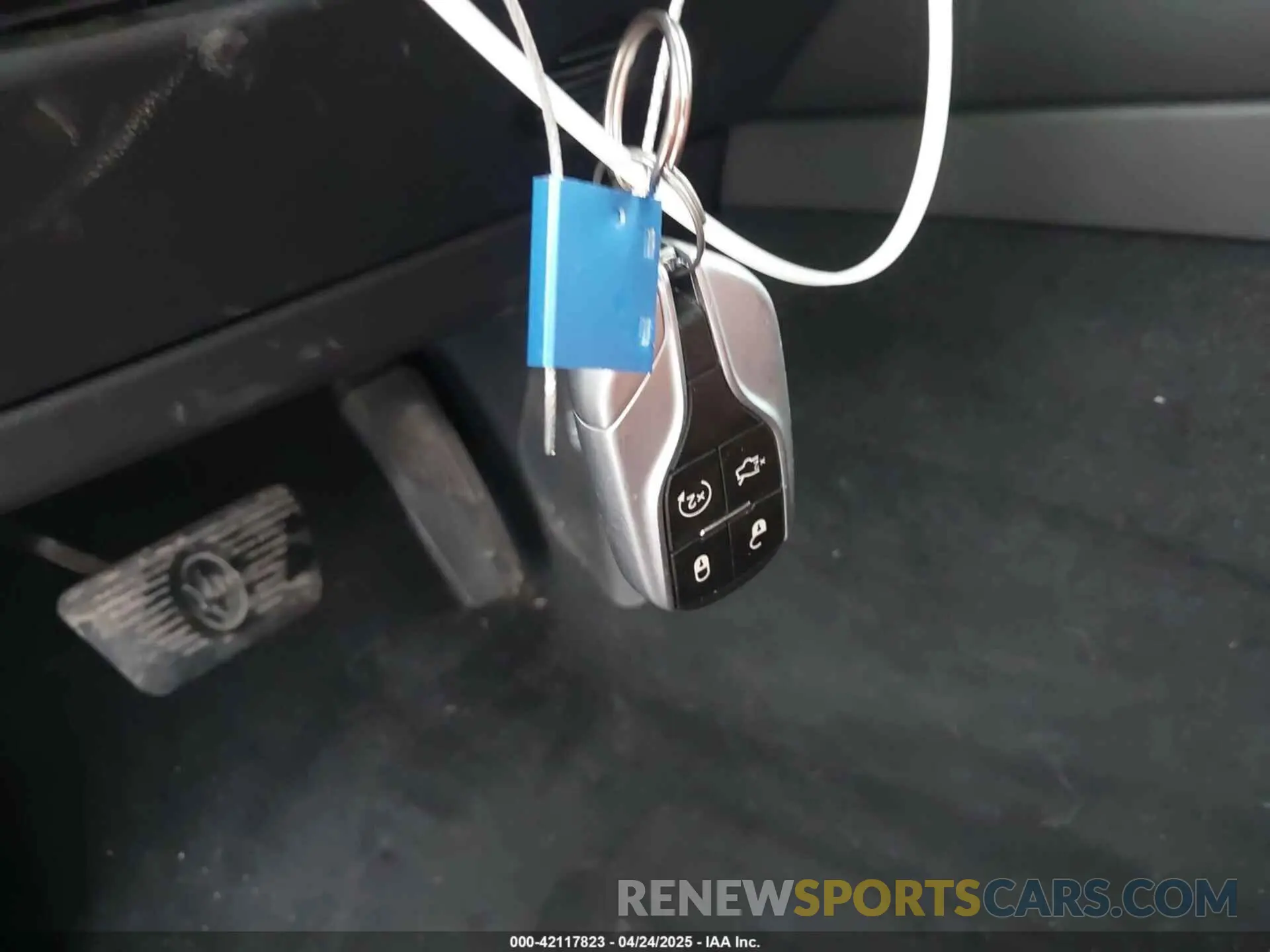 11 Photograph of a damaged car ZN661XUA8MX374158 MASERATI LEVANTE 2021