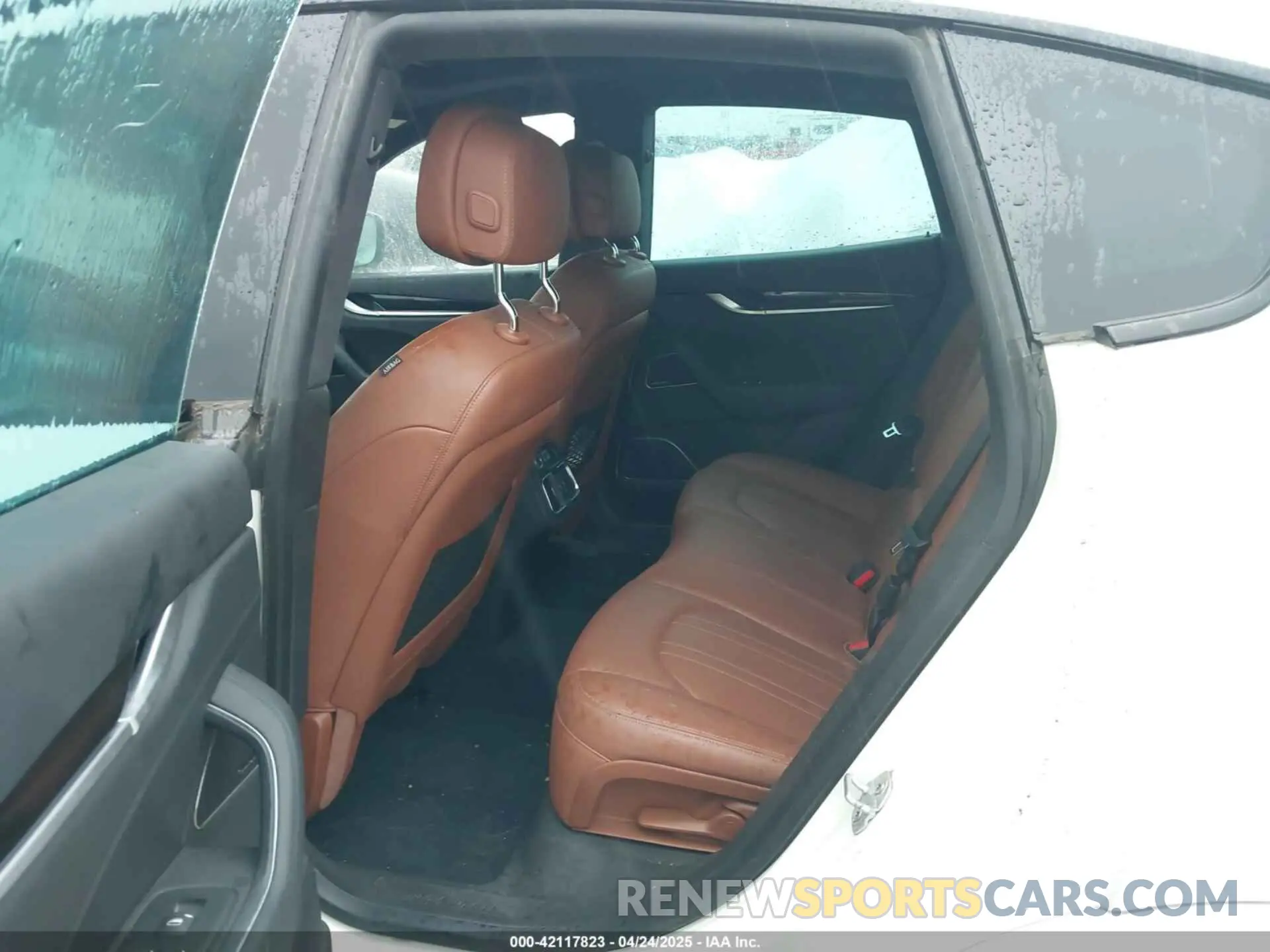8 Photograph of a damaged car ZN661XUA8MX374158 MASERATI LEVANTE 2021