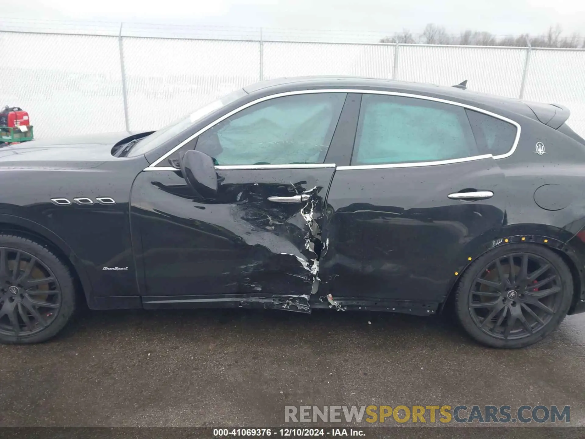14 Photograph of a damaged car ZN661XUS5MX363563 MASERATI LEVANTE 2021