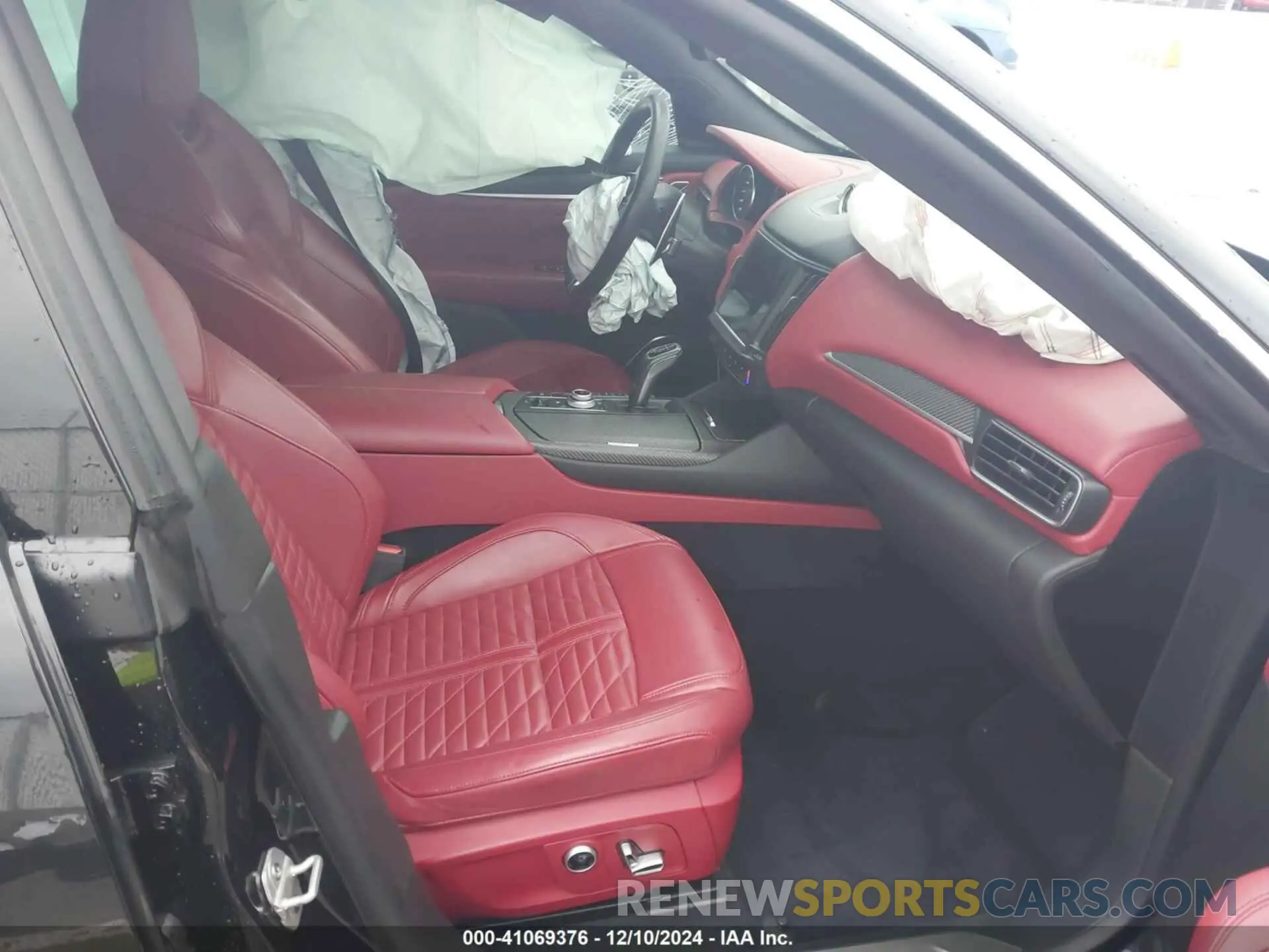 5 Photograph of a damaged car ZN661XUS5MX363563 MASERATI LEVANTE 2021