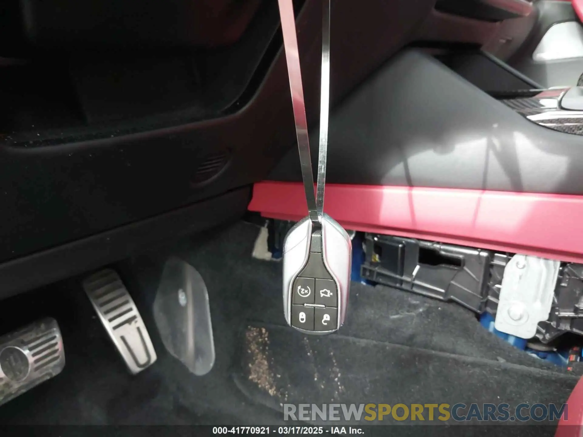11 Photograph of a damaged car ZN661XUSXMX364840 MASERATI LEVANTE 2021