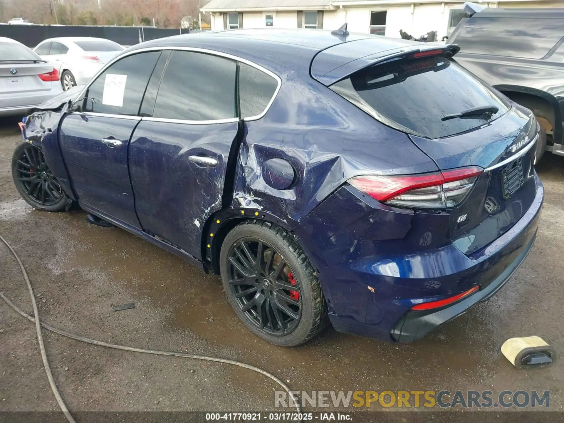3 Photograph of a damaged car ZN661XUSXMX364840 MASERATI LEVANTE 2021